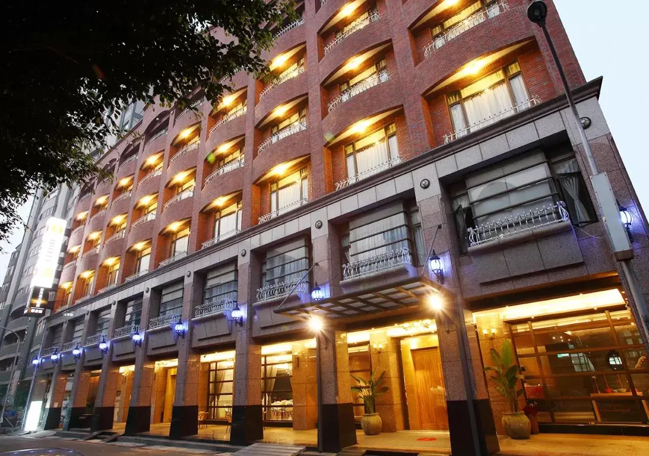 Facade/entrance in Hotel j-Metropolis Facade/entrance in Hotel j-Metropolis