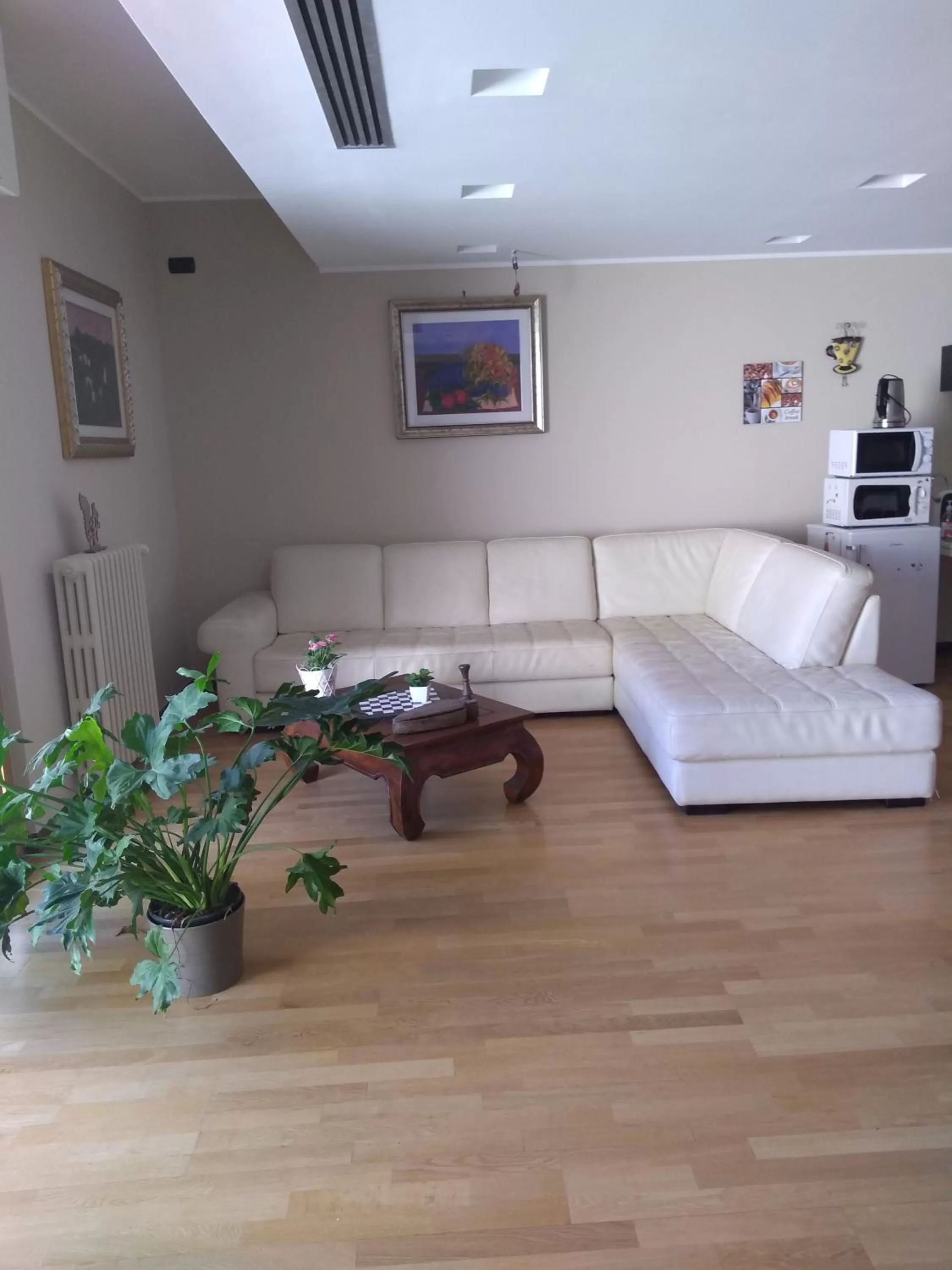 Seating Area in Le Mediterranee