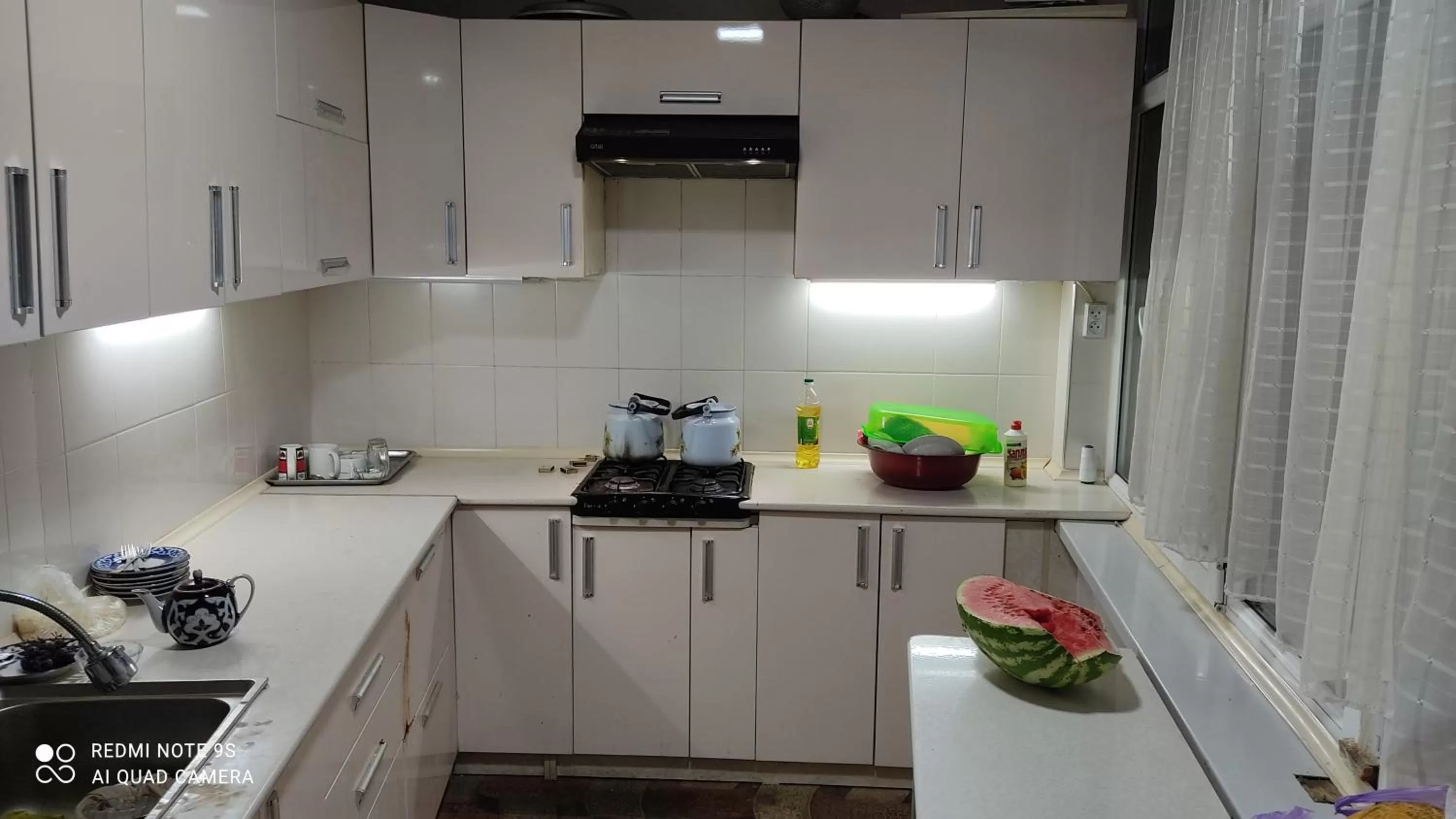 Communal kitchen in B&B Emir