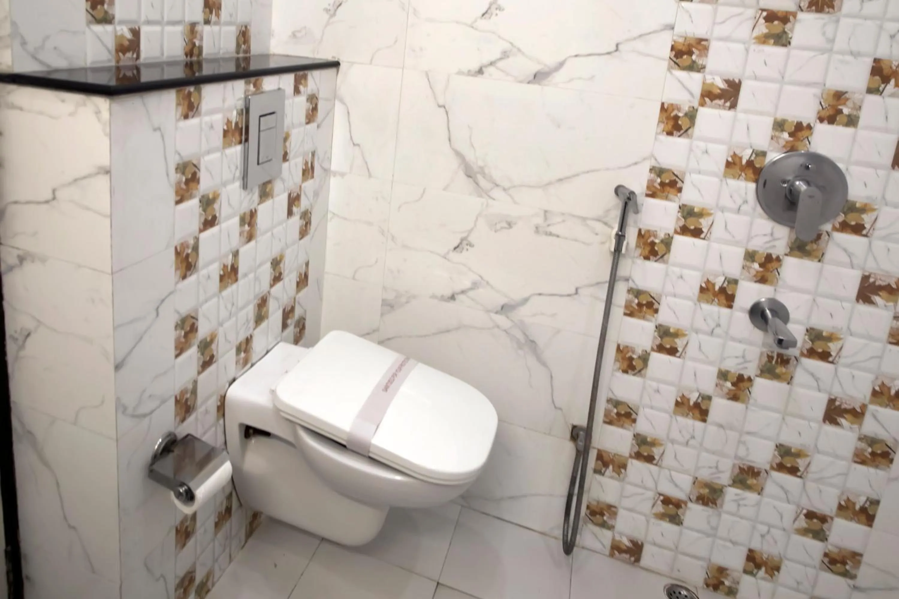 Bathroom in Hotel Ganges Grand - 600m from Kashi Vishwanath Temple