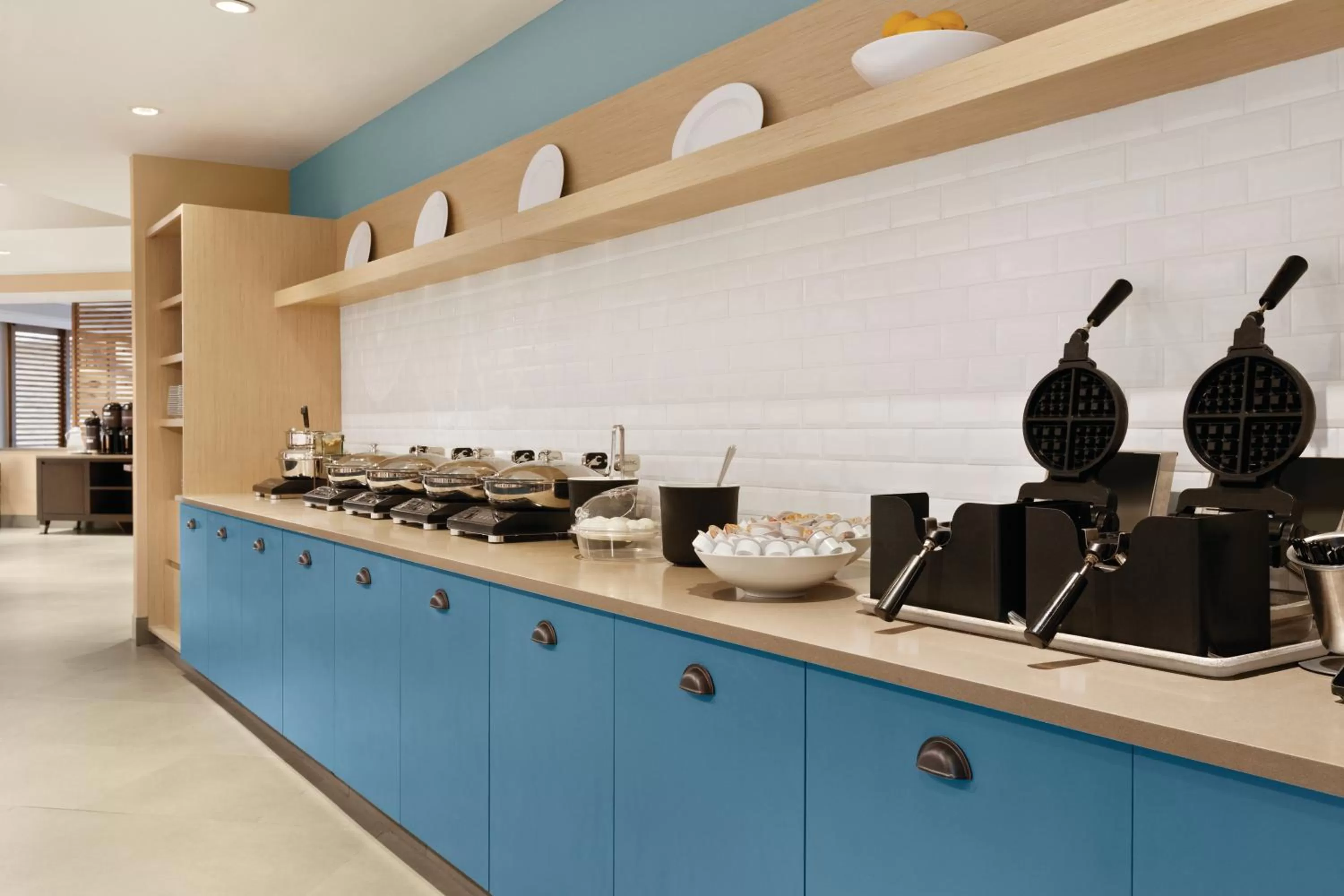 Restaurant/places to eat in Country Inn & Suites by Radisson, Seattle-Bothell, WA