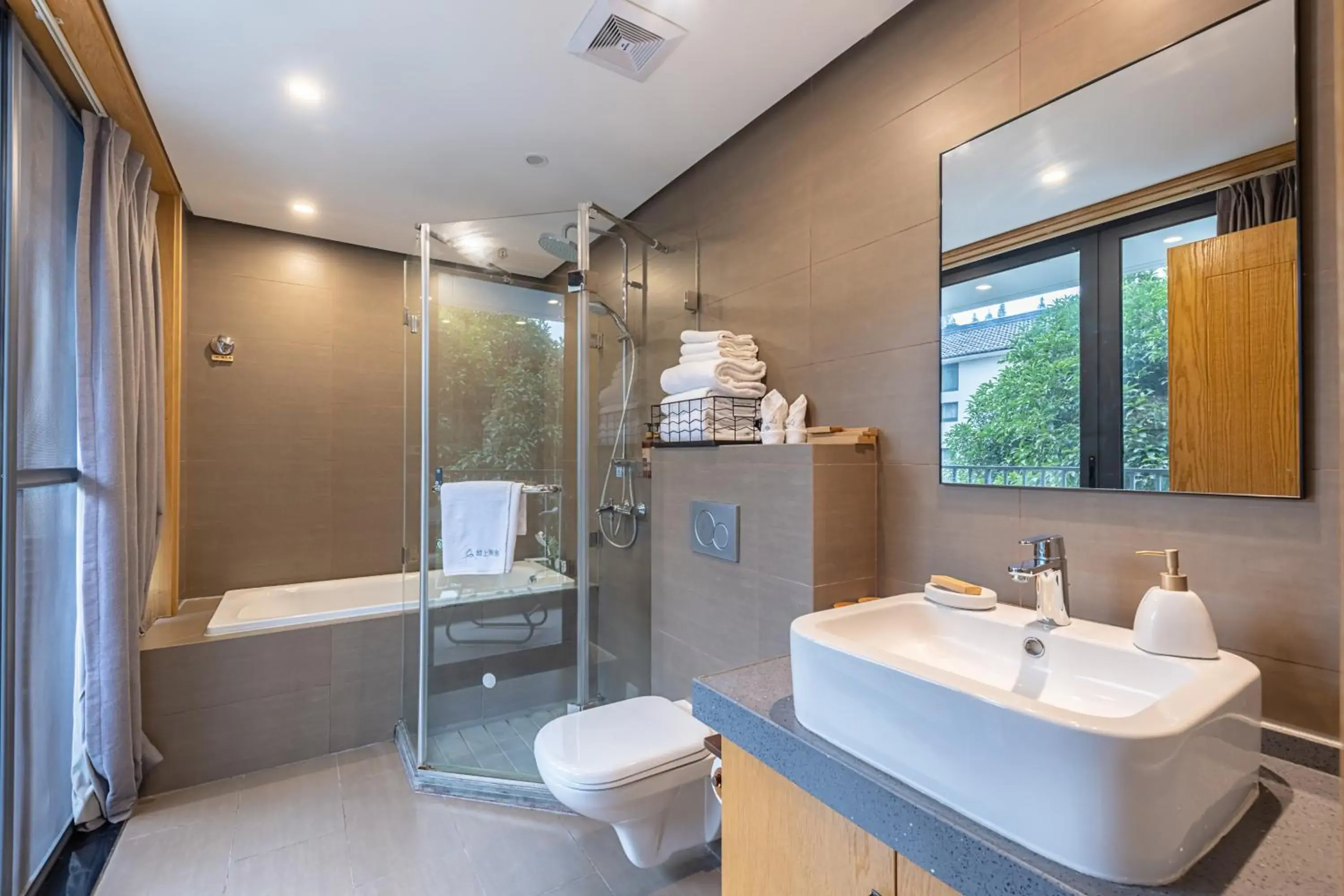 Bathroom in Hangzhou Yueshang Yunshe Boutique Hostel