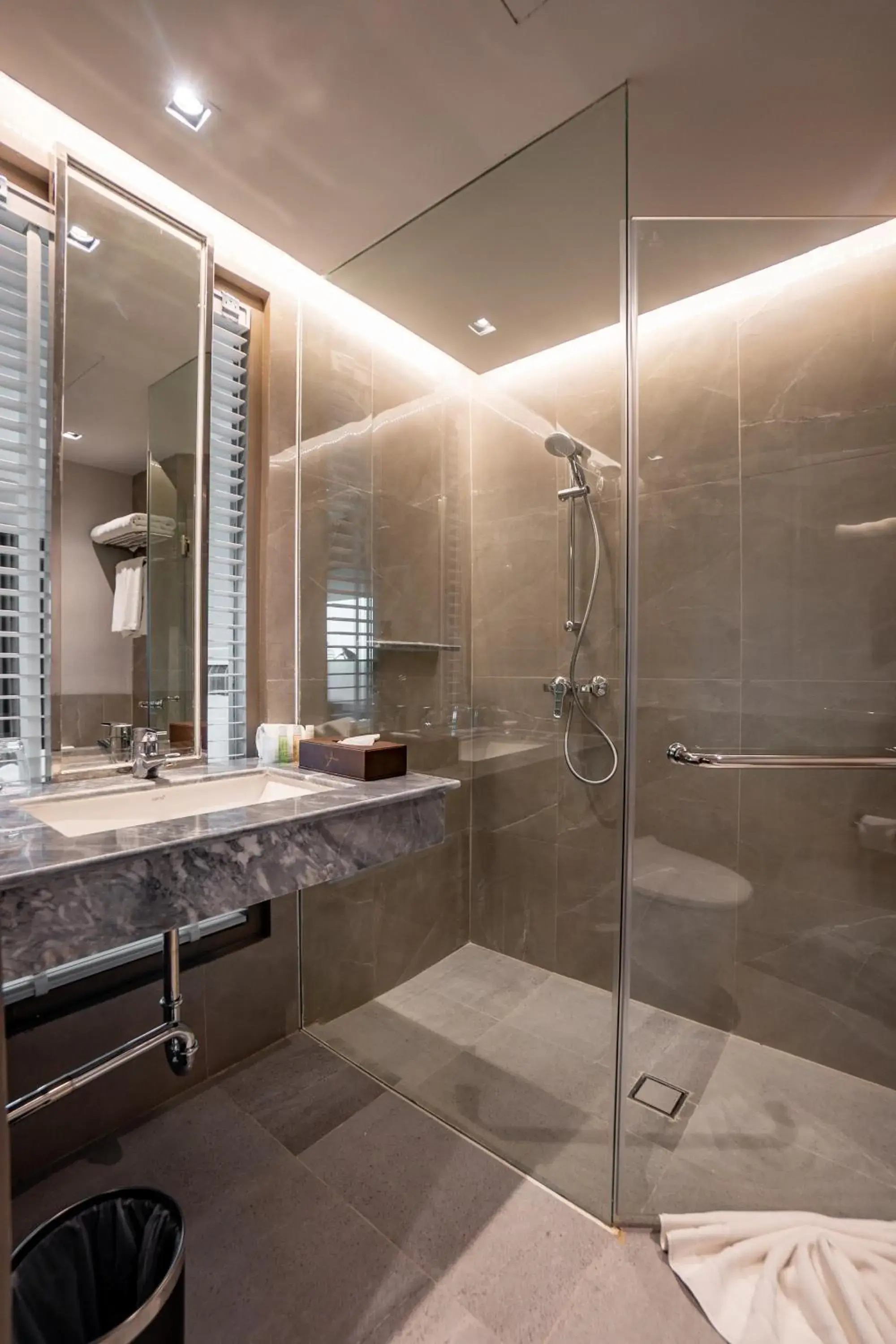 Bathroom in The Grand Riverside Hotel Bathroom in The Grand Riverside Hotel