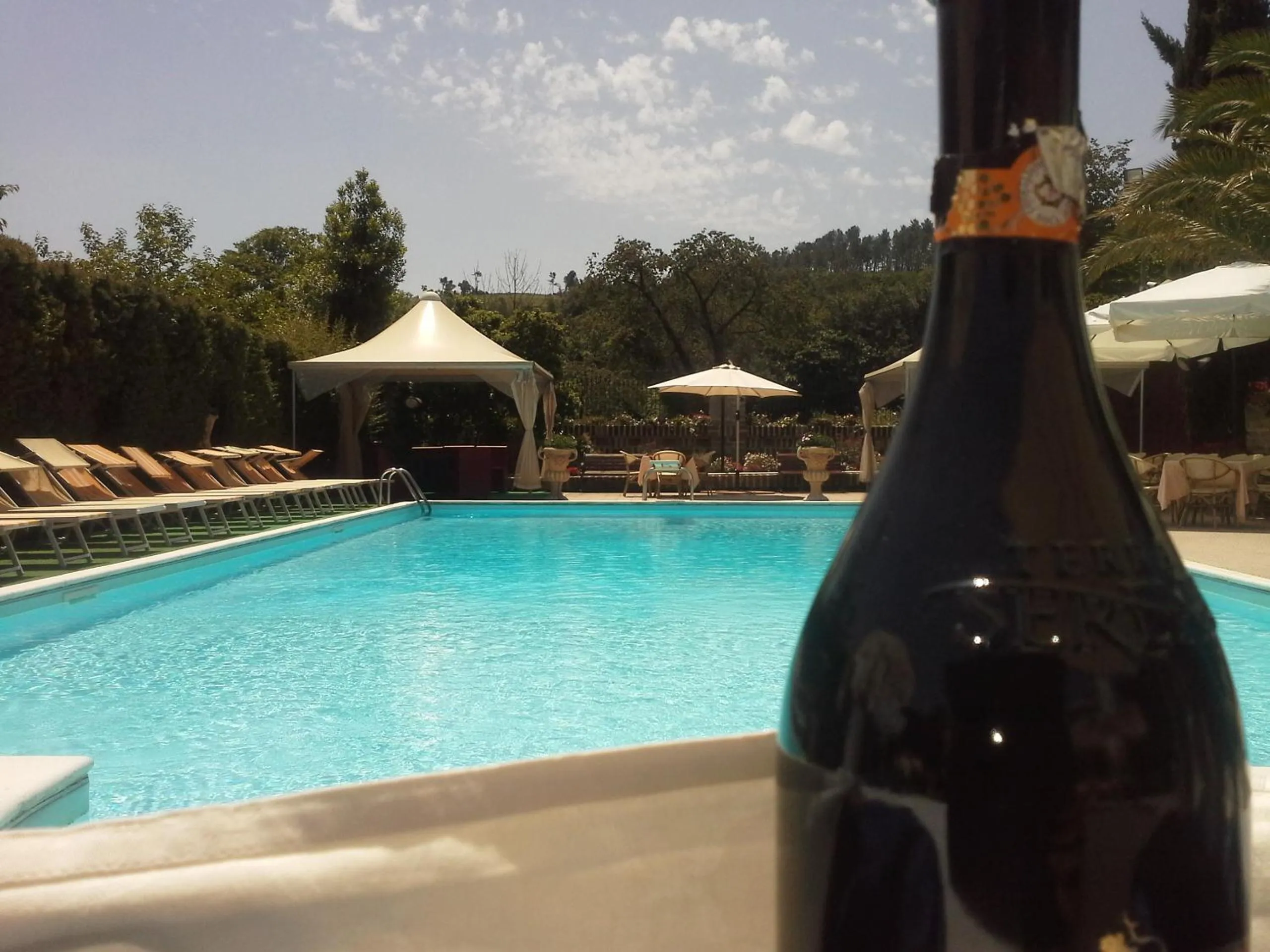 Swimming pool in Hotel Caserta Antica