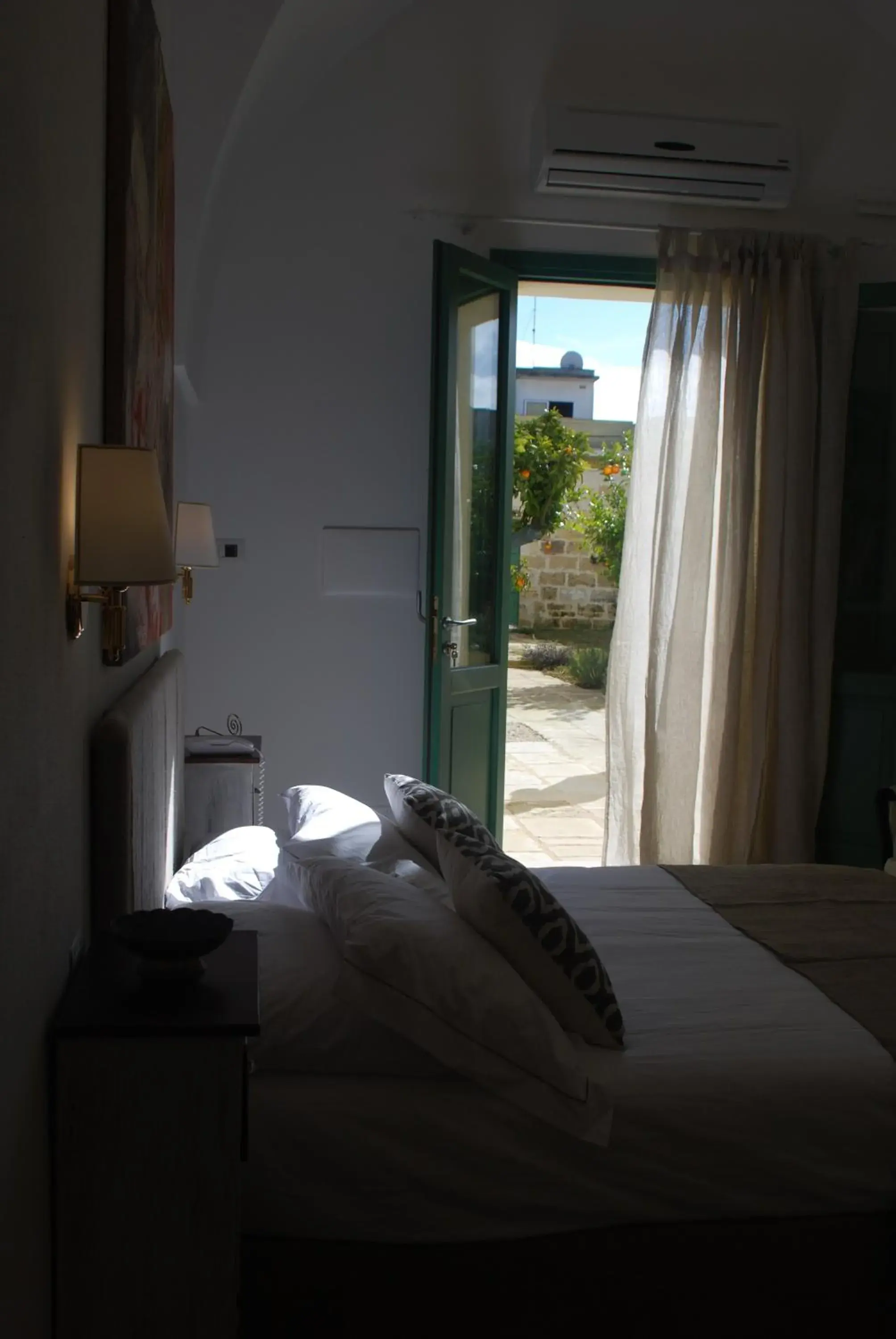 Garden view, Bed in Palazzo Ducale Venturi - Luxury Hotel & Wellness
