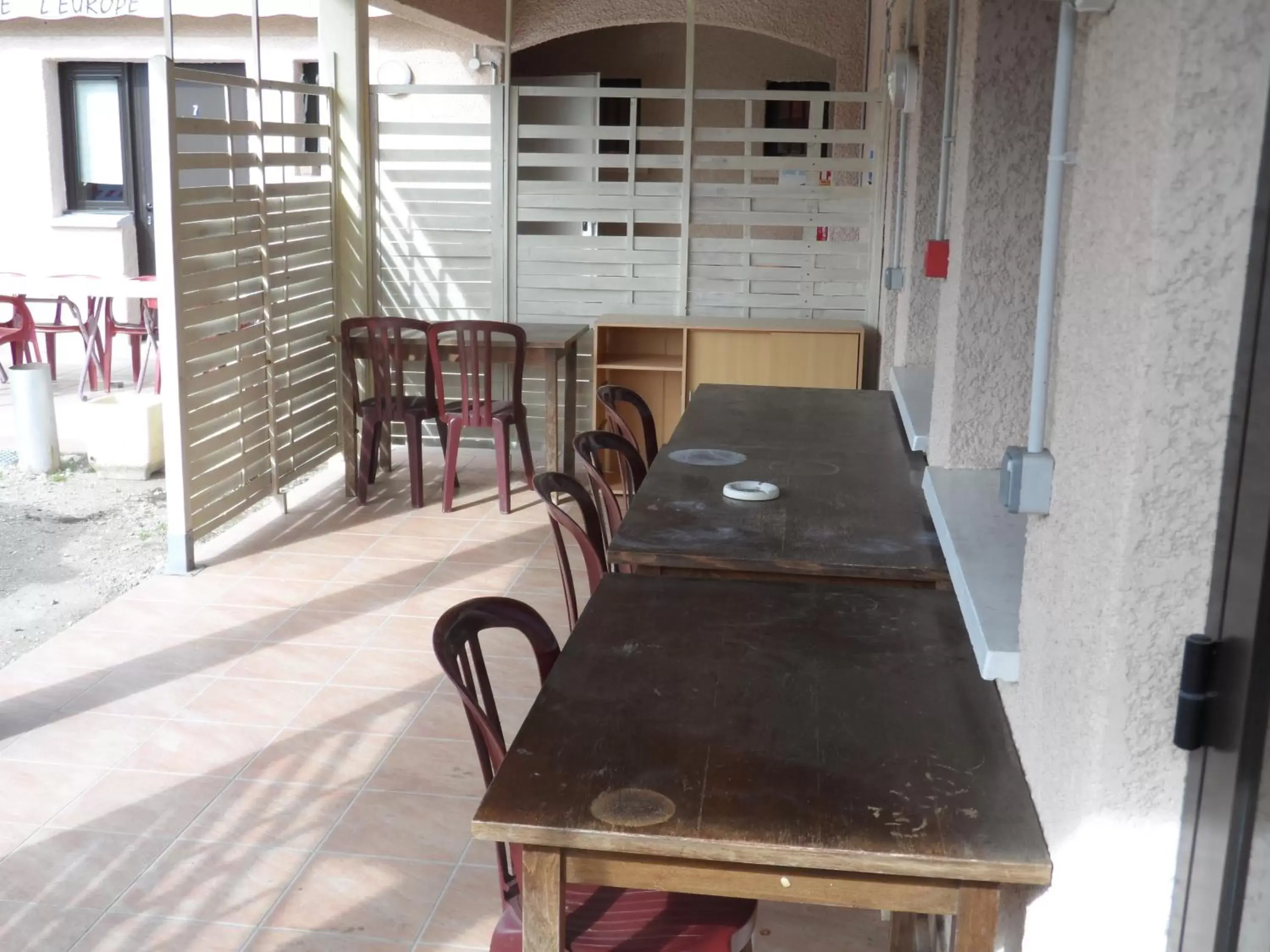 Patio, Dining Area in Auberge de l'Europe