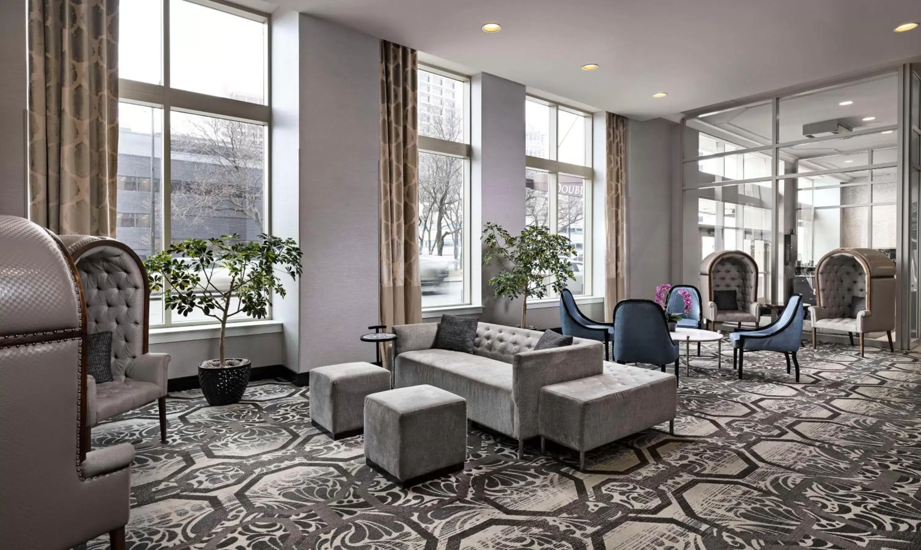 Lobby or reception in DoubleTree Suites by Hilton Hotel Detroit Downtown - Fort Shelby