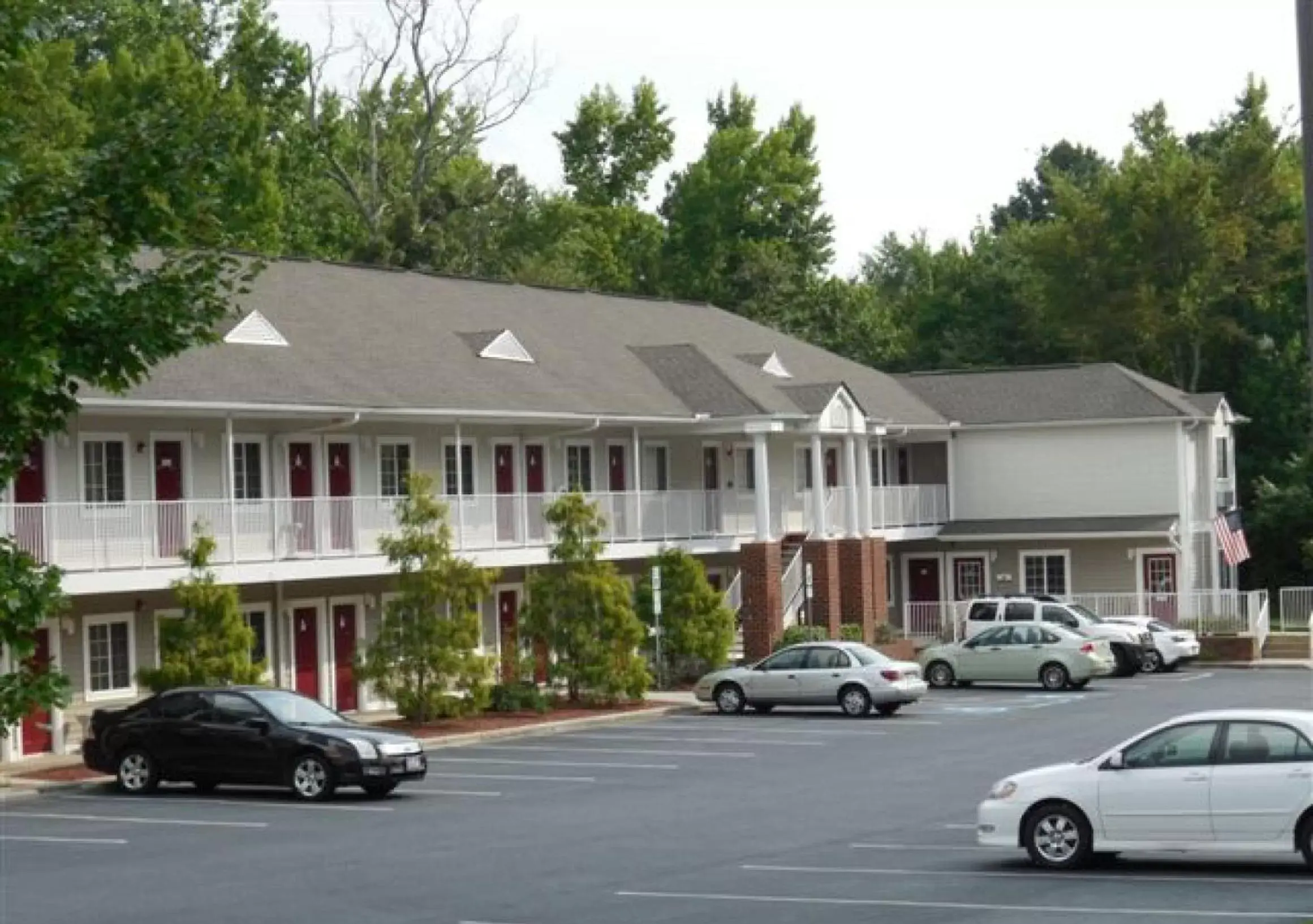 Facade/entrance, Property Building in Affordable Suites Jacksonville