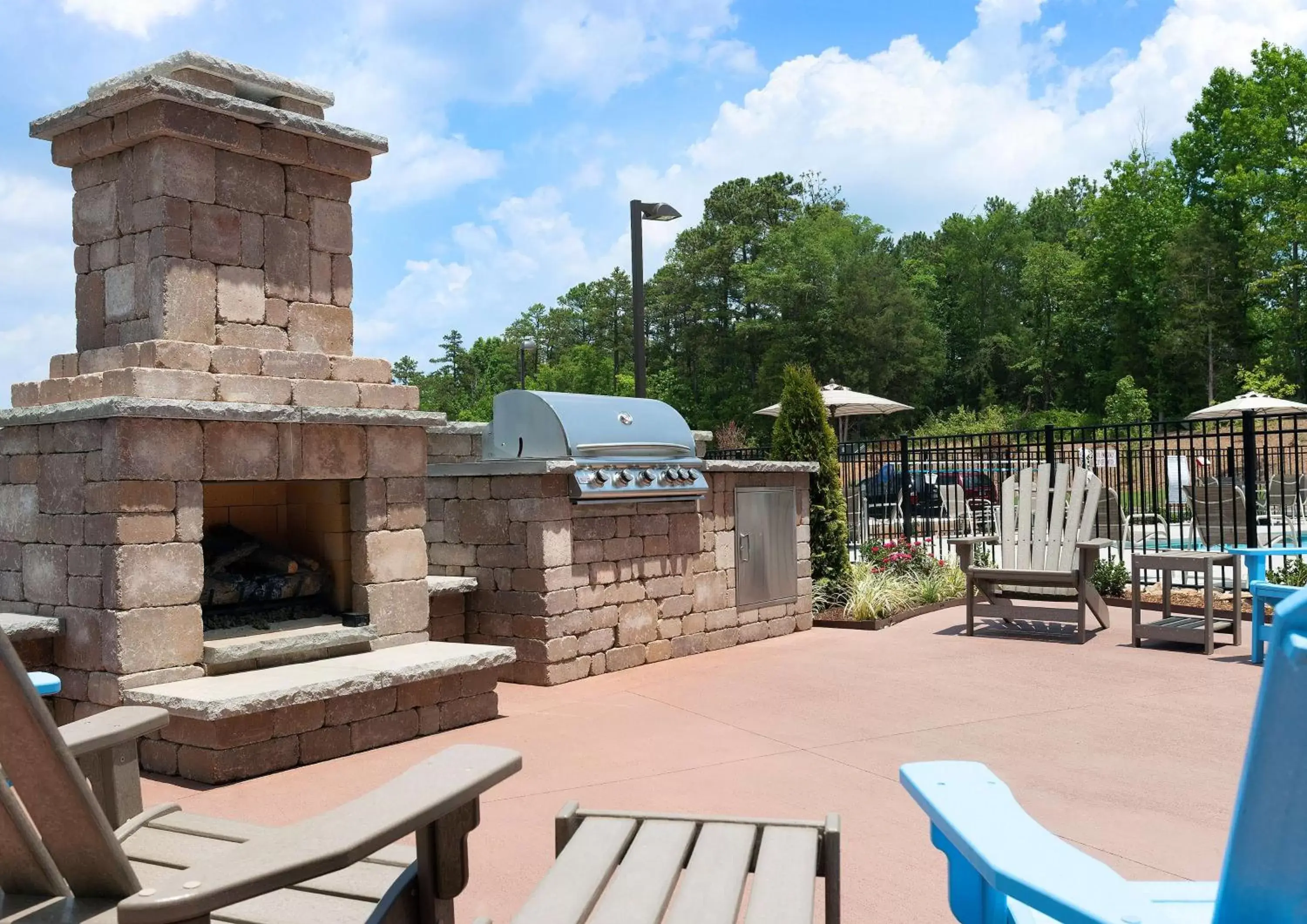 Pool view, BBQ Facilities in Hampton Inn and Suites Fort Mill, SC