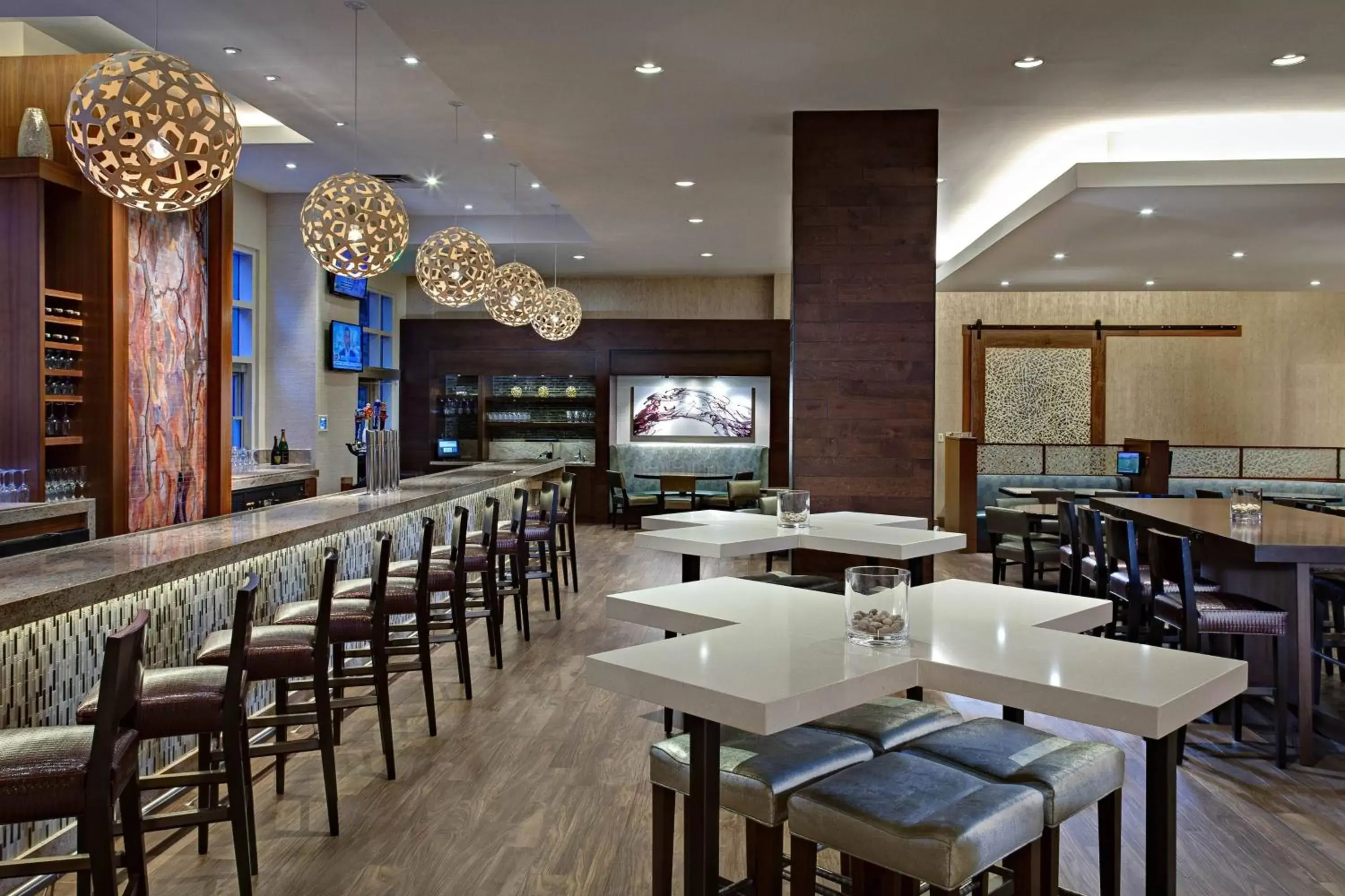 Lounge or bar, Restaurant/Places to Eat in The Woodlands Waterway Marriott Hotel and Convention Center