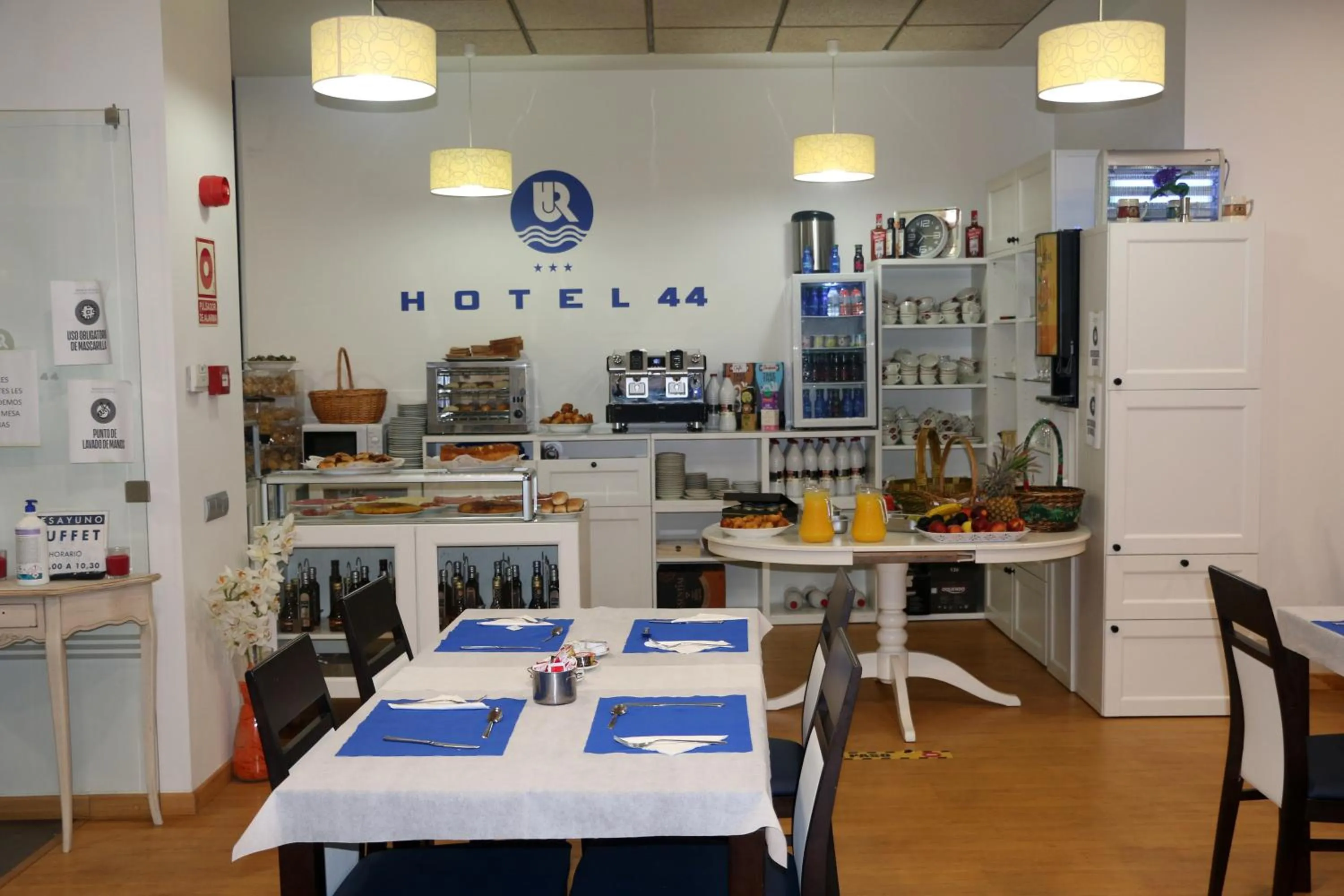 Buffet breakfast in Hotel 44