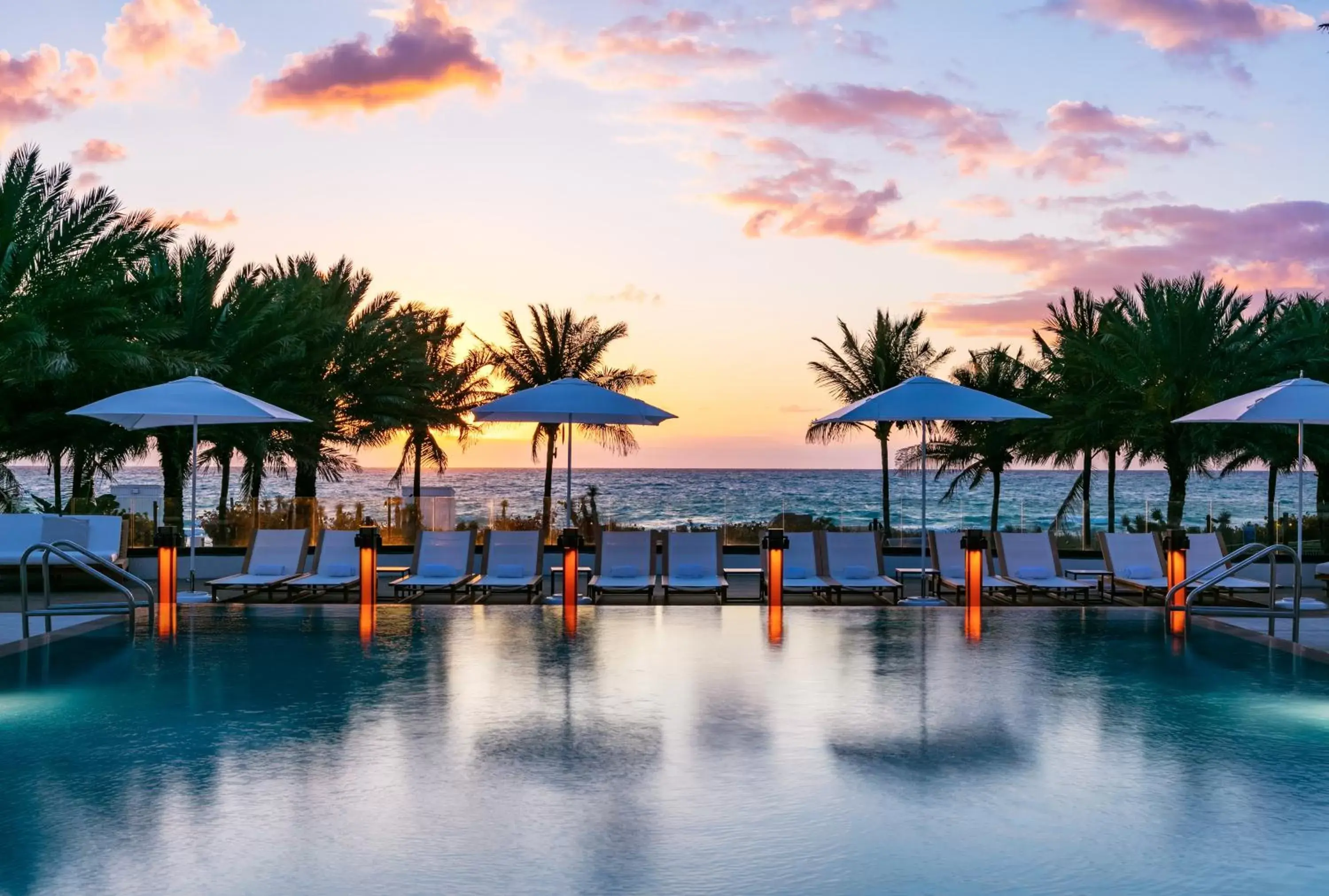 Swimming pool, Sunrise/Sunset in Eden Roc Miami Beach