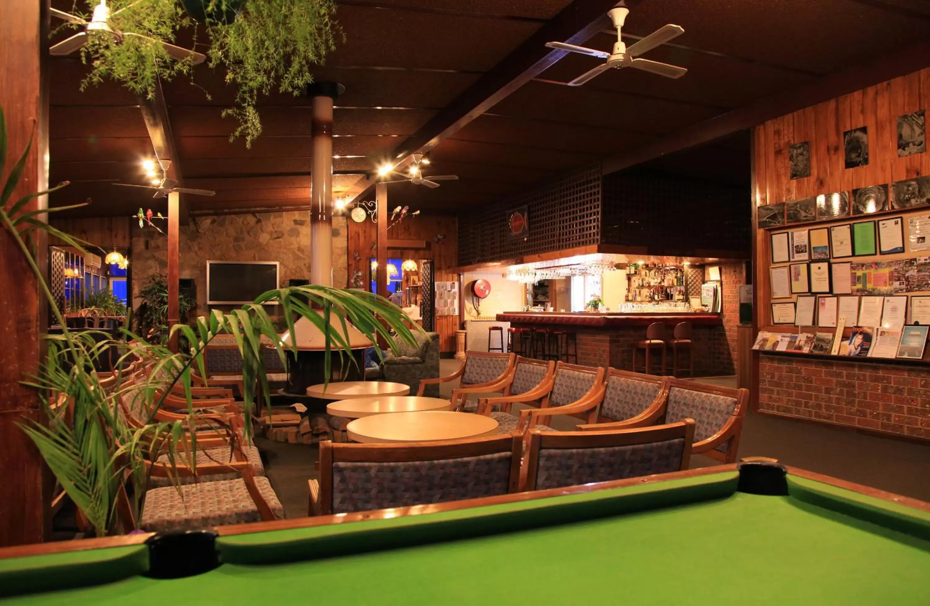 Billiard, Lounge/Bar in Cooma High Country Motel