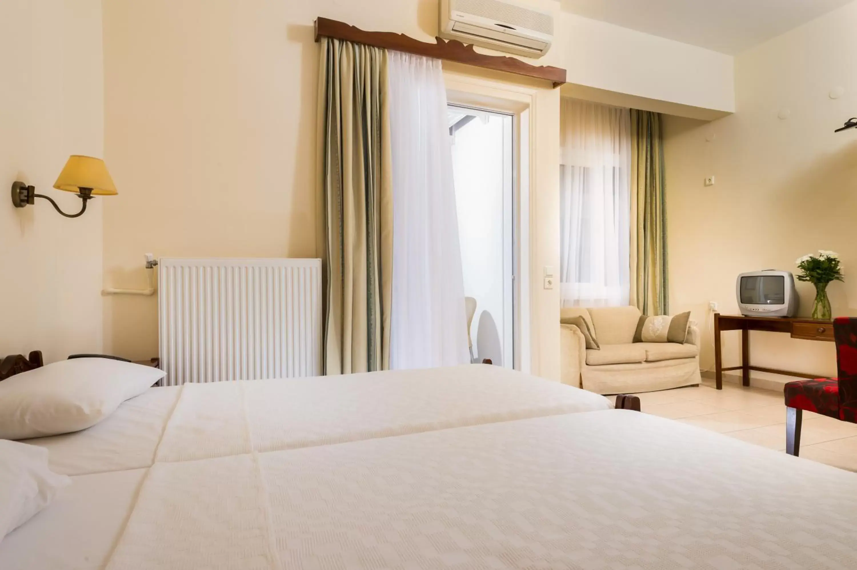 Standard Twin Room with Sofa in Ikaros Art Hotel Standard Twin Room with Sofa in Ikaros Art Hotel