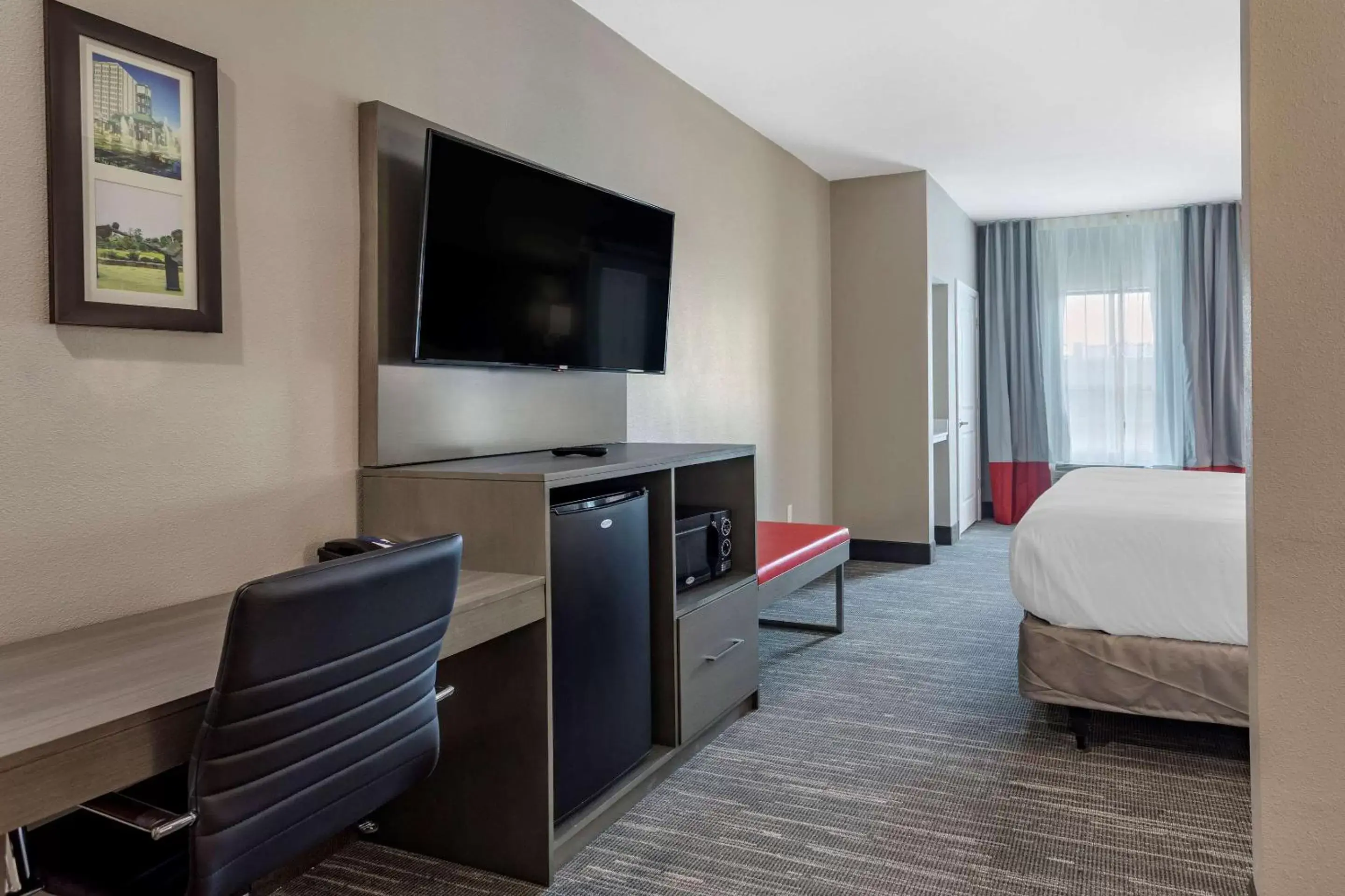 TV and multimedia, TV/Entertainment Center in Comfort Inn & Suites