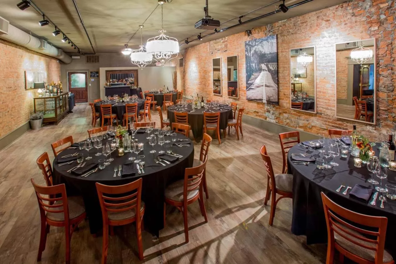 Restaurant/places to eat in Hotel Sutter