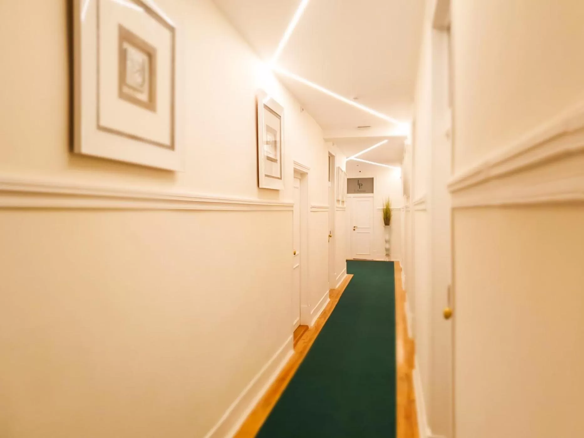 Property building in Le Premier Lisbon Suites