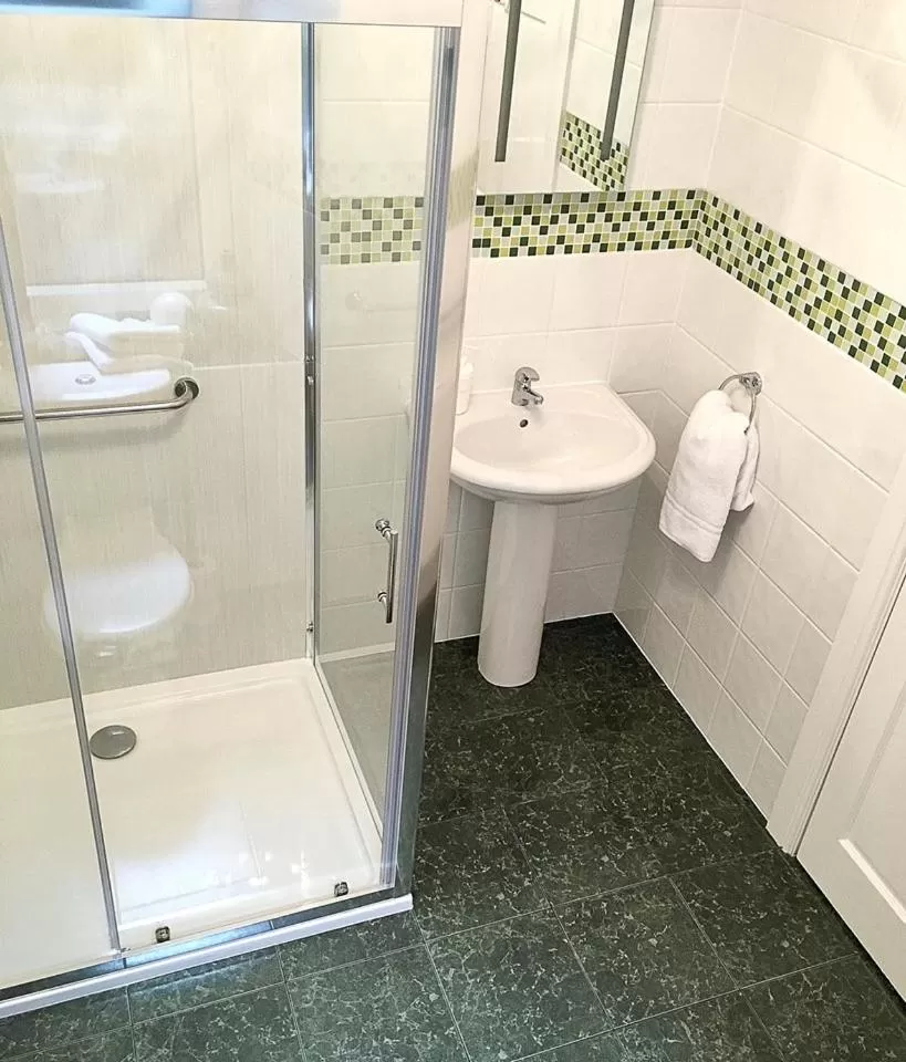 Bathroom in Boat House Super Suites