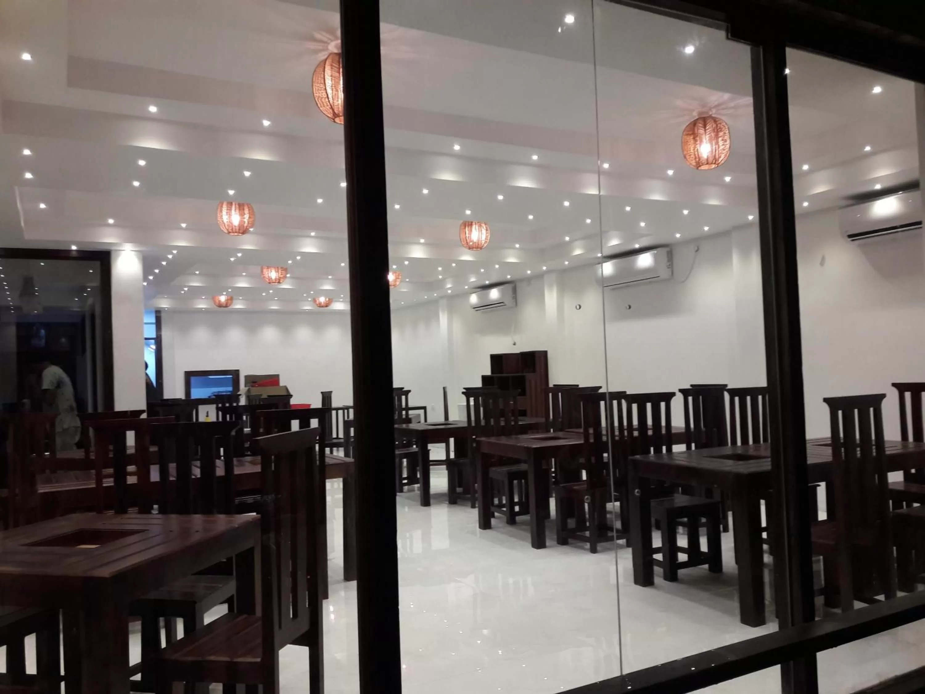 Restaurant/Places to Eat in J7 Villaj Resort