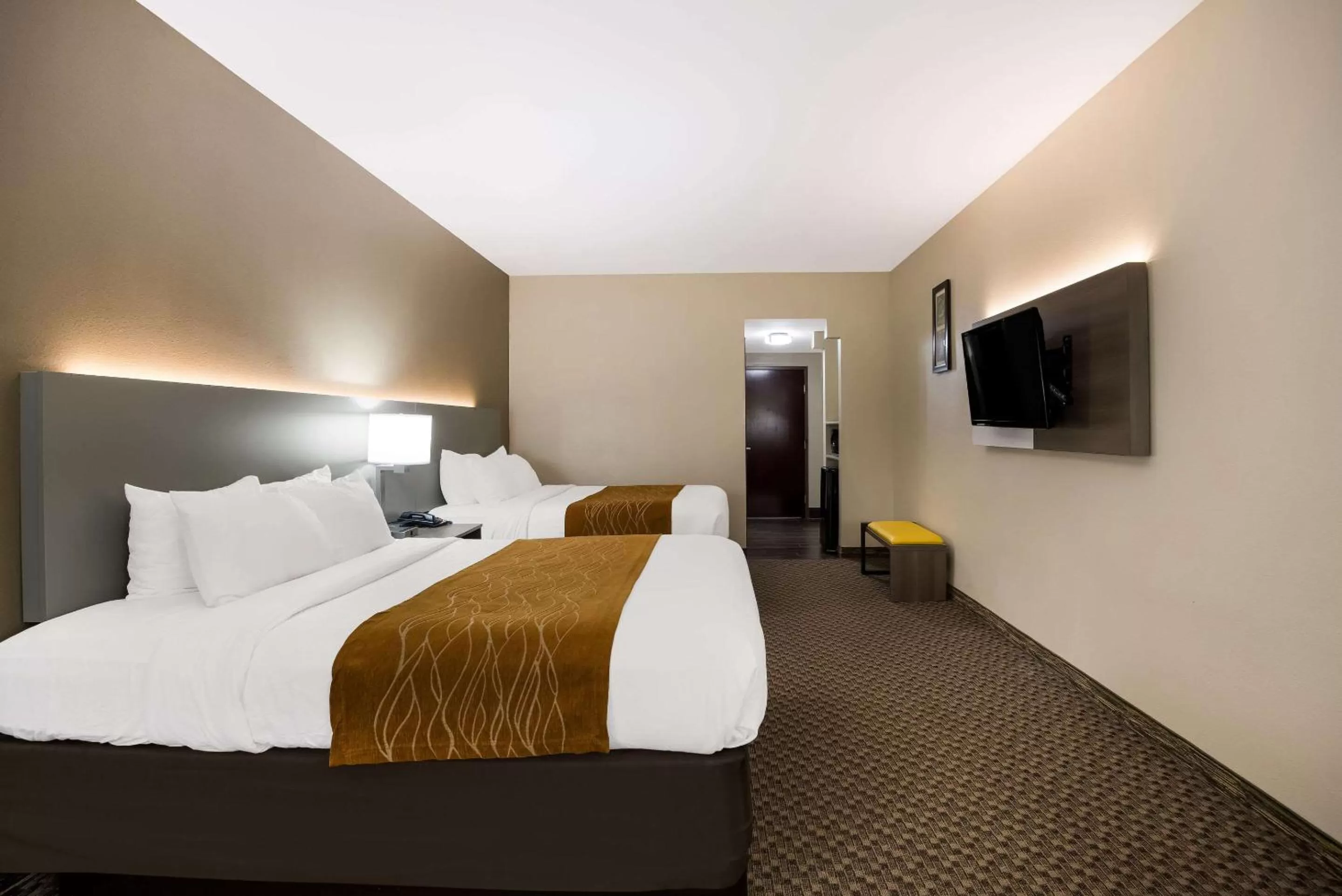 Bedroom, Bed in Comfort Inn & Suites Midway - Tallahassee West