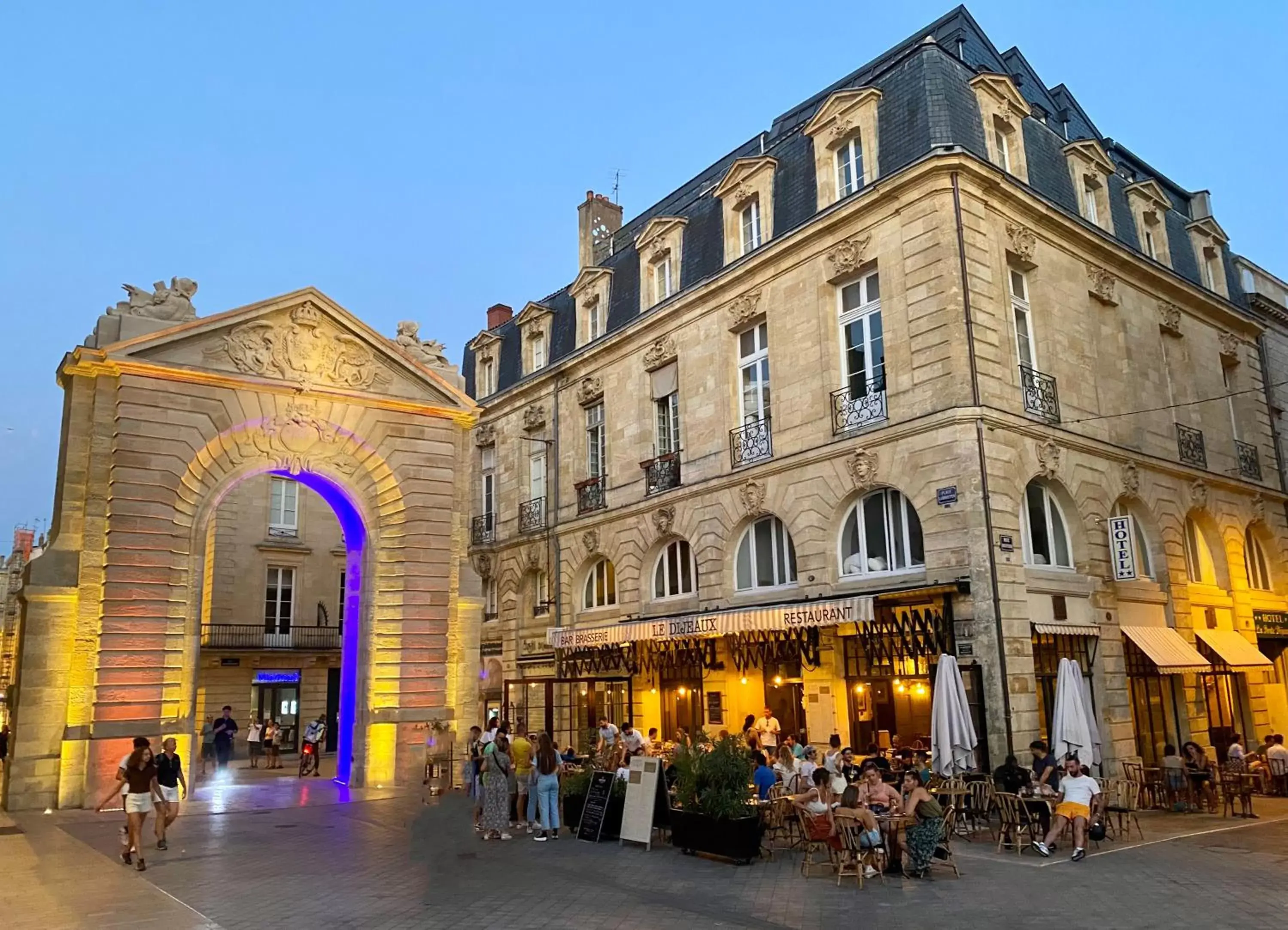 Property Building in Hôtel Madame