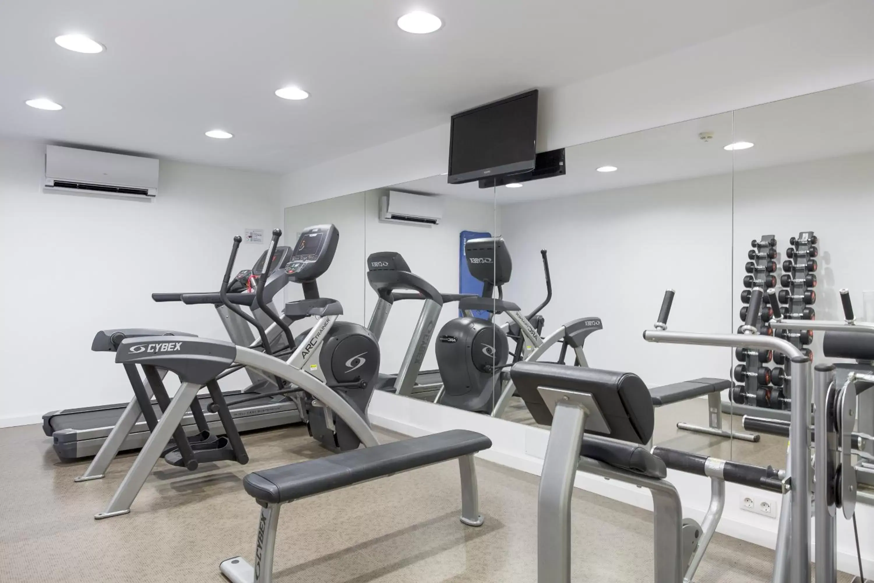 Fitness centre/facilities in Sunset Harbour Club Fitness centre/facilities in Sunset Harbour Club