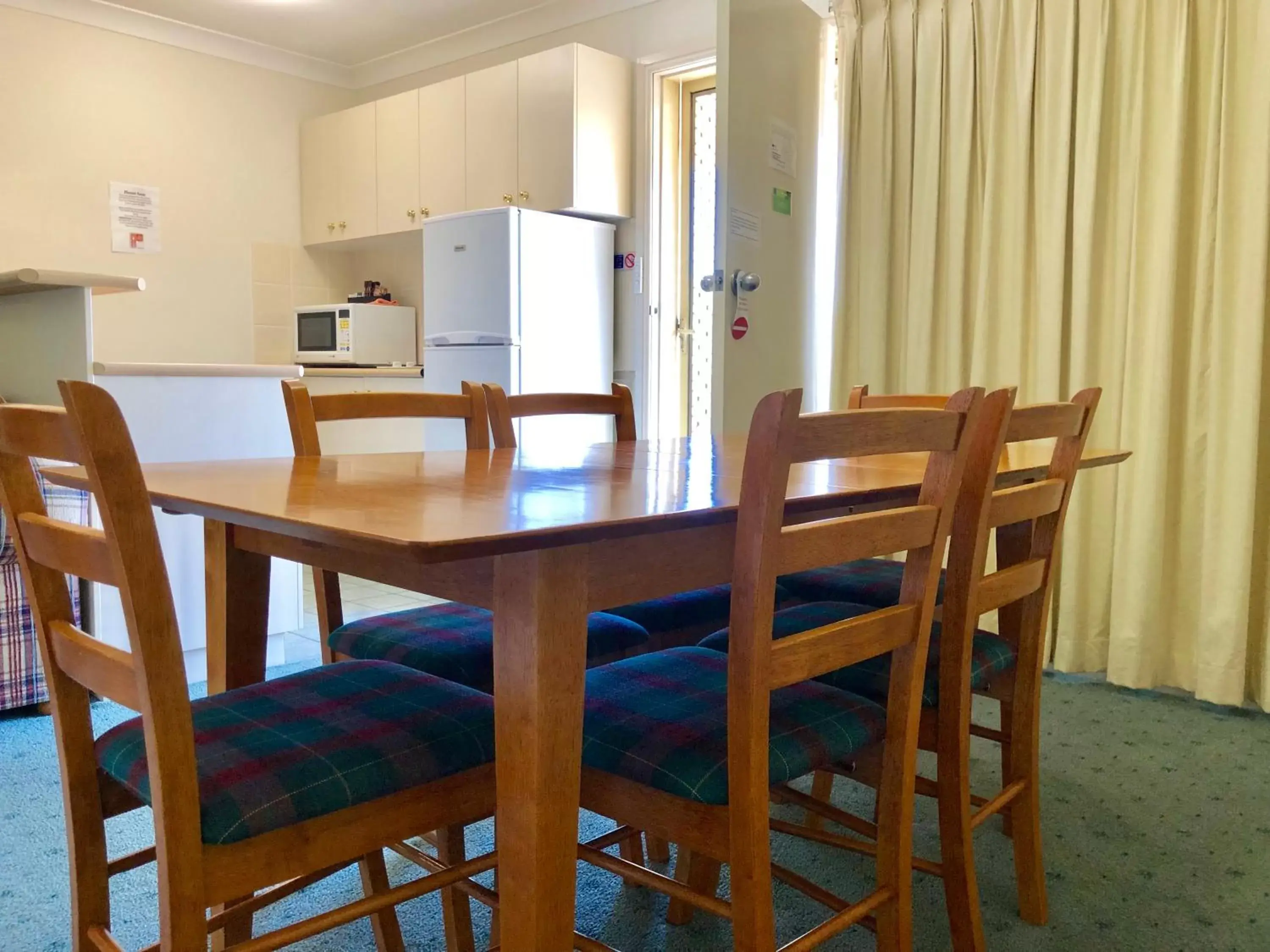 Dining Area in Golfview Motor Inn