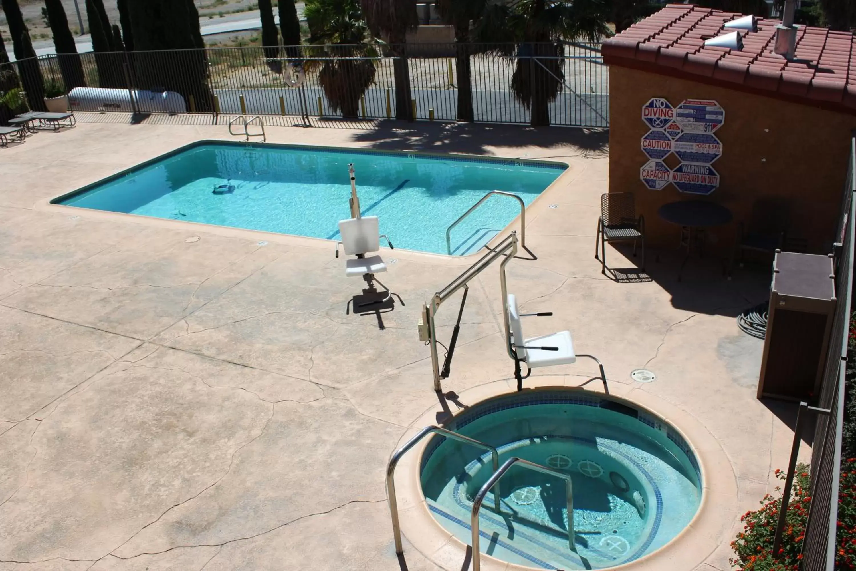 Property building, Swimming Pool in Cajon Pass Inn