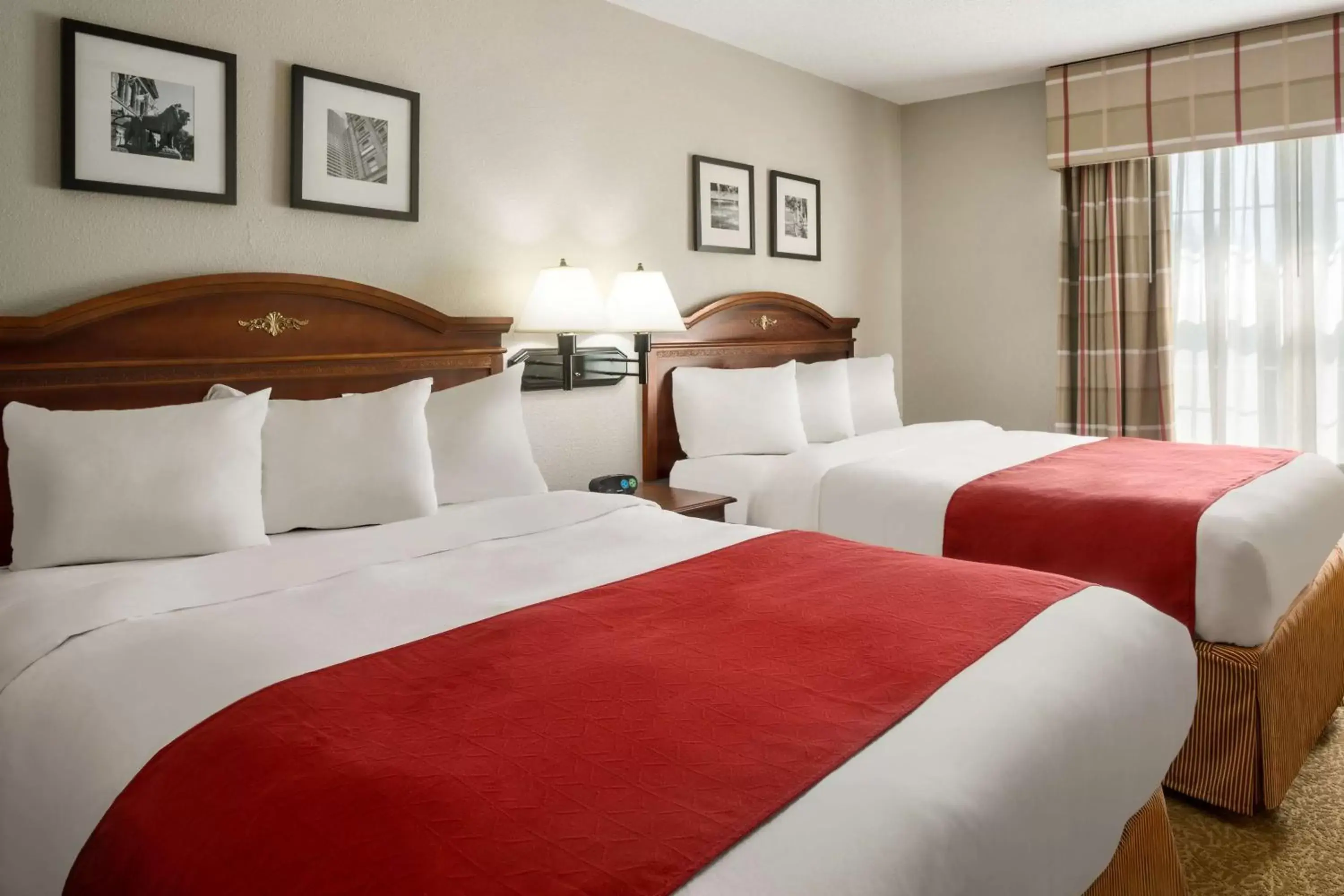 Photo of the whole room, Bed in Country Inn & Suites by Radisson, Louisville South, KY