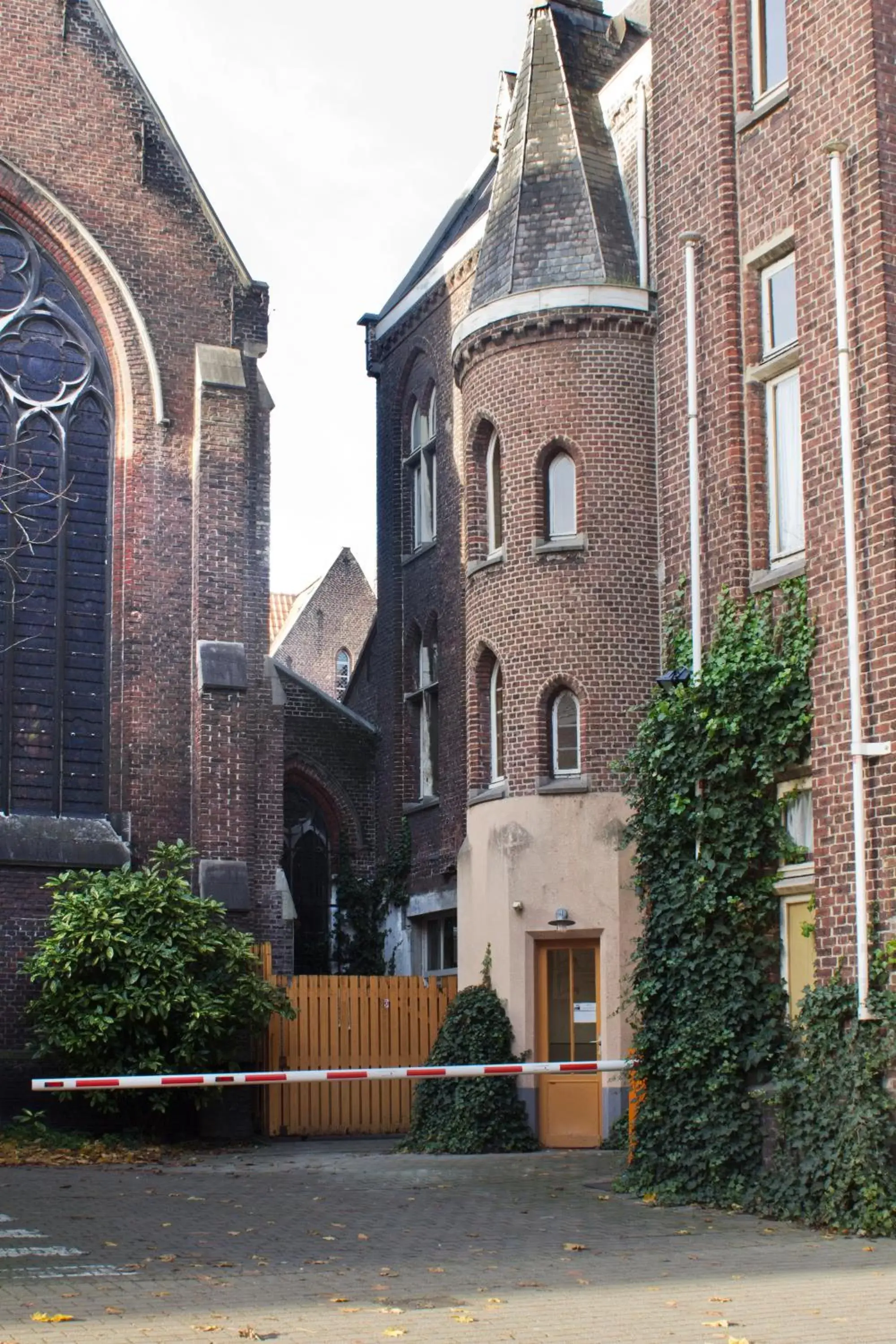 Facade/entrance, Property Building in Hotel Monasterium PoortAckere