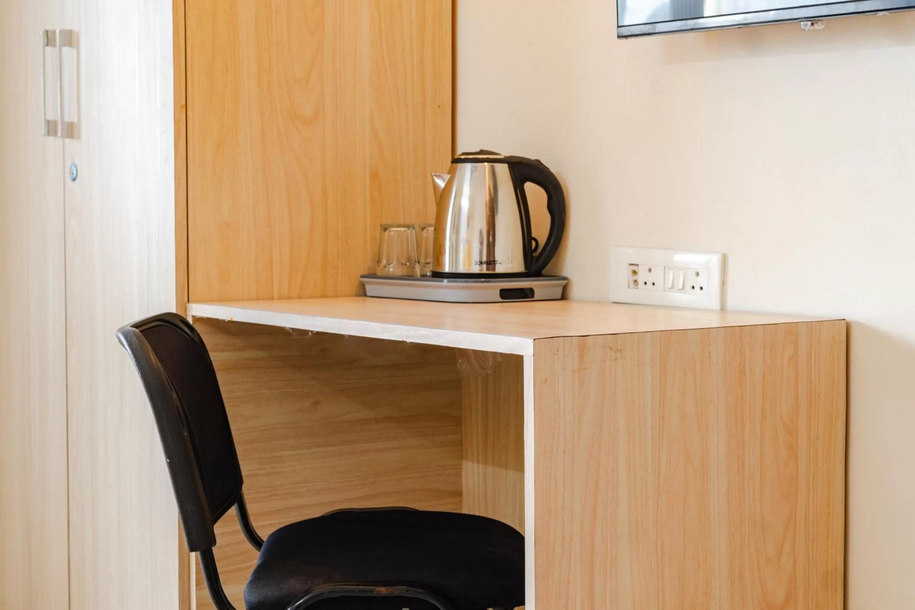 Coffee/tea facilities in Itsy By Treebo - Opal Suites