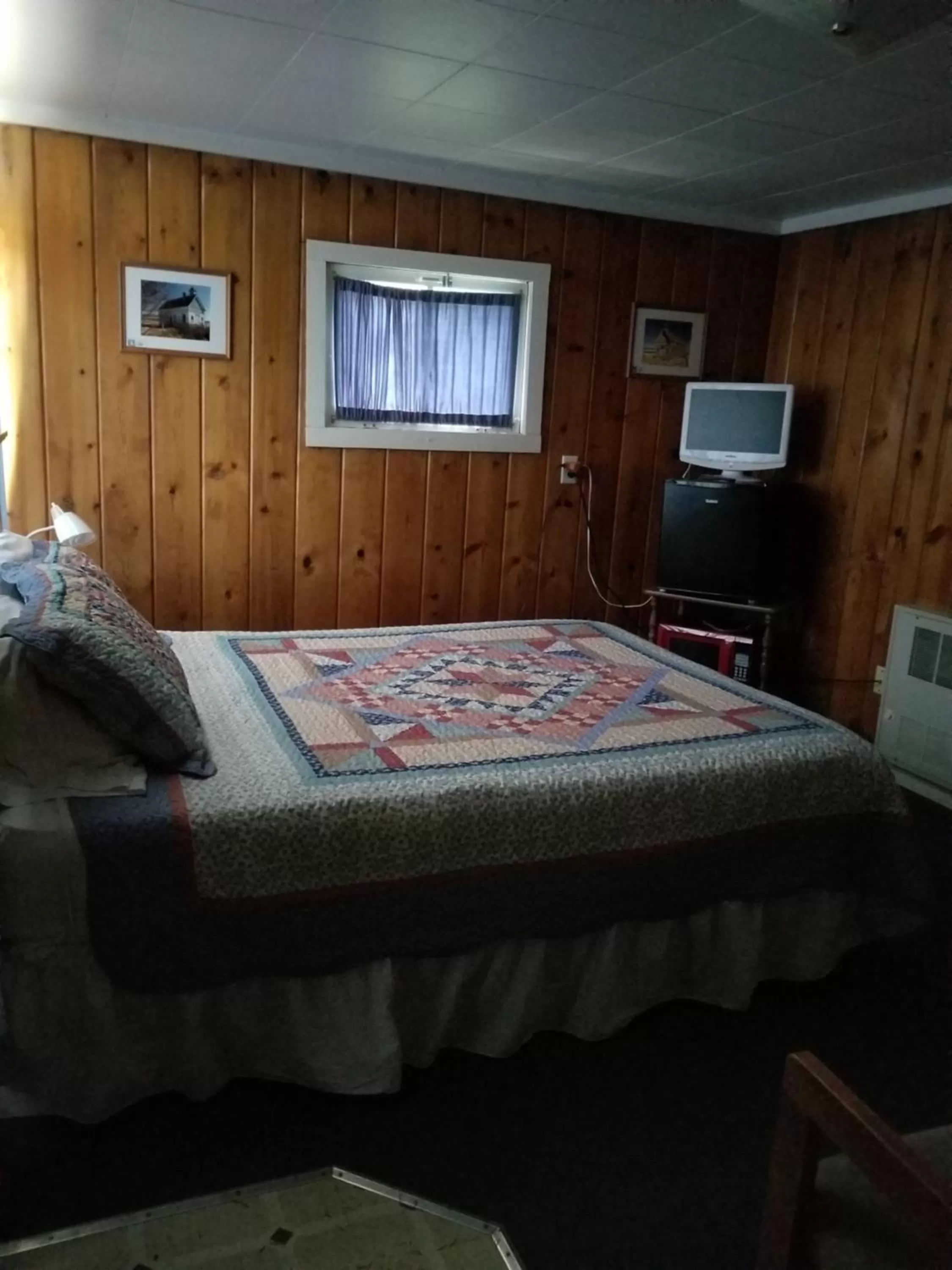 Photo of the whole room, Bed in Little River Motel Saint Regis
