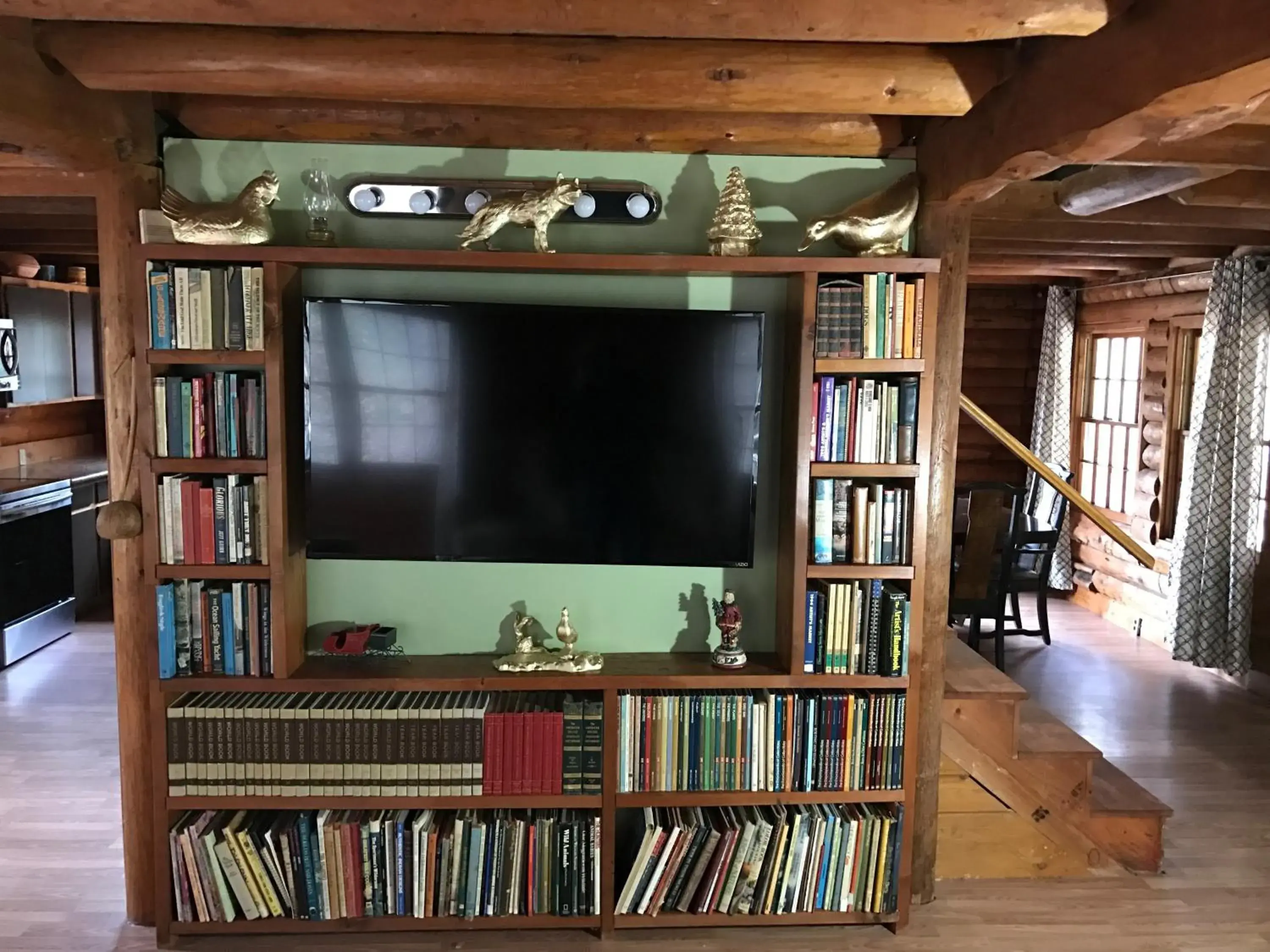 Decorative detail, Library in Mountain Trail Lodge and Vacation Rentals
