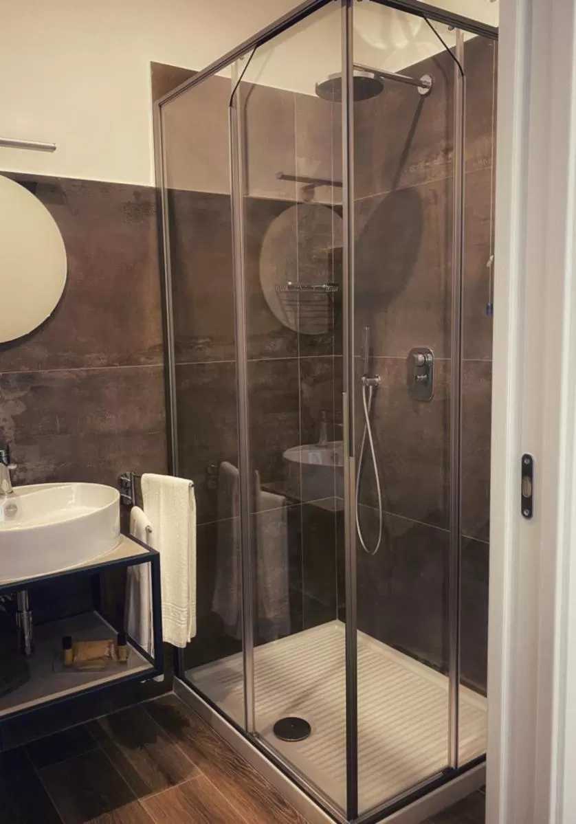 Bathroom in Lumarooms B&B