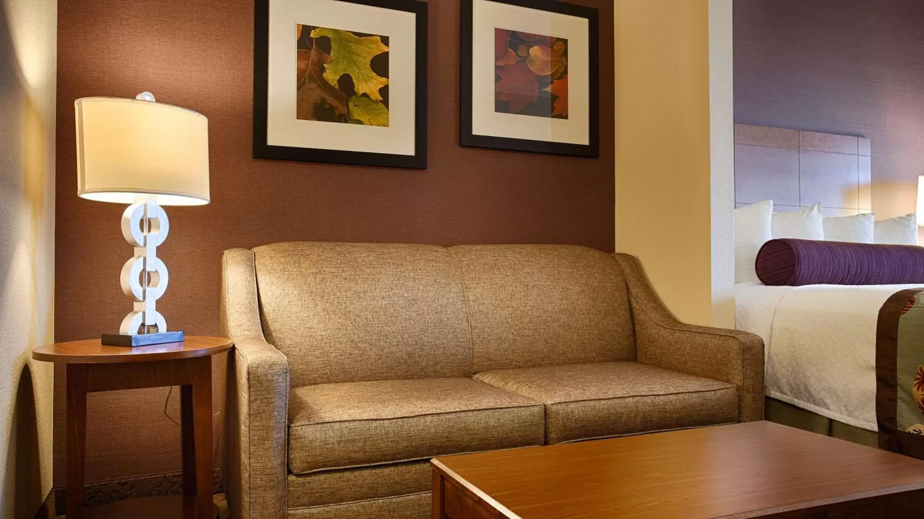 King Suite with Sofa Bed - Non-Smoking in Best Western Plus Carousel Inn & Suites Burlington King Suite with Sofa Bed - Non-Smoking in Best Western Plus Carousel Inn & Suites Burlington