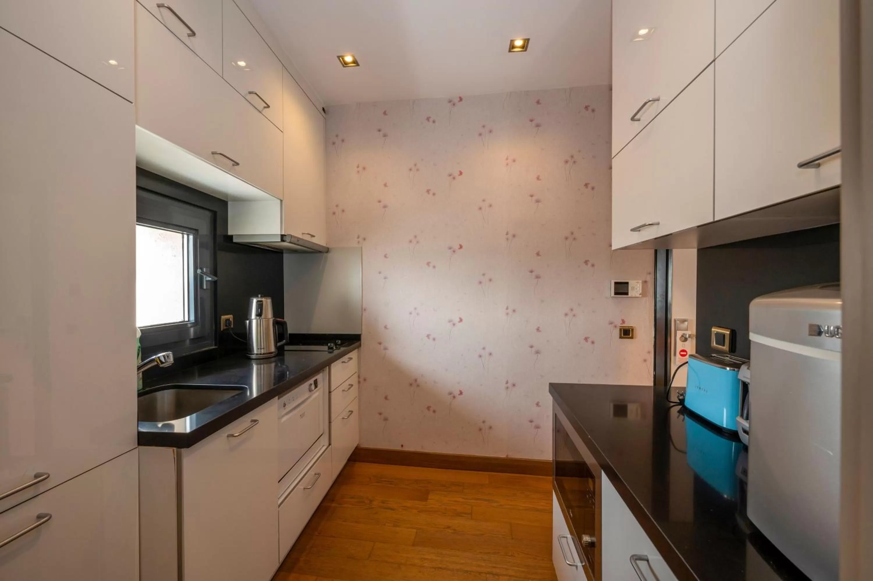 Kitchen or kitchenette in O'Pera Okanlı Suites