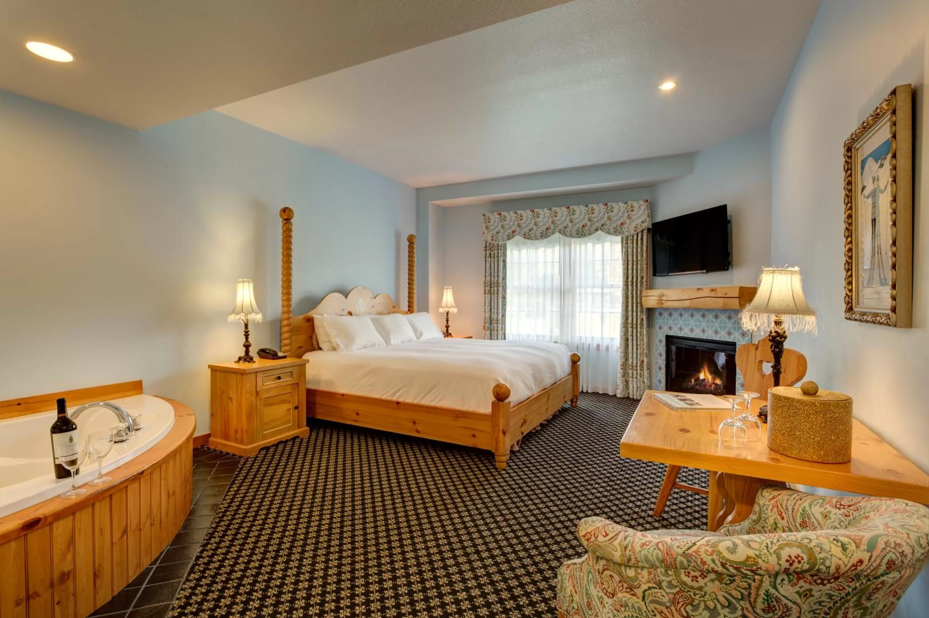 Mountain Grand Lodge One King Hotel Room in Boyne Mountain