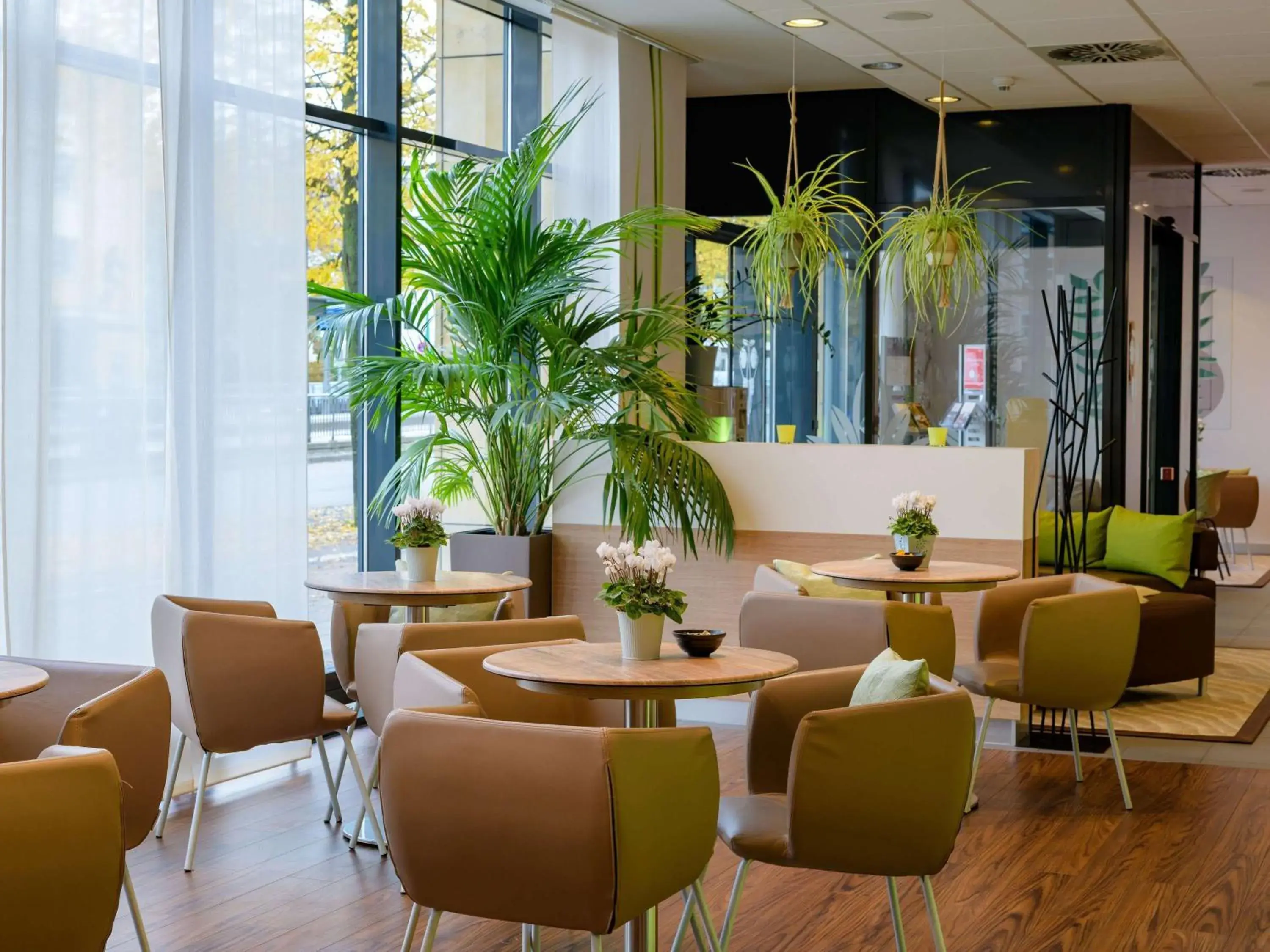 Restaurant/places to eat in ibis Heilbronn City