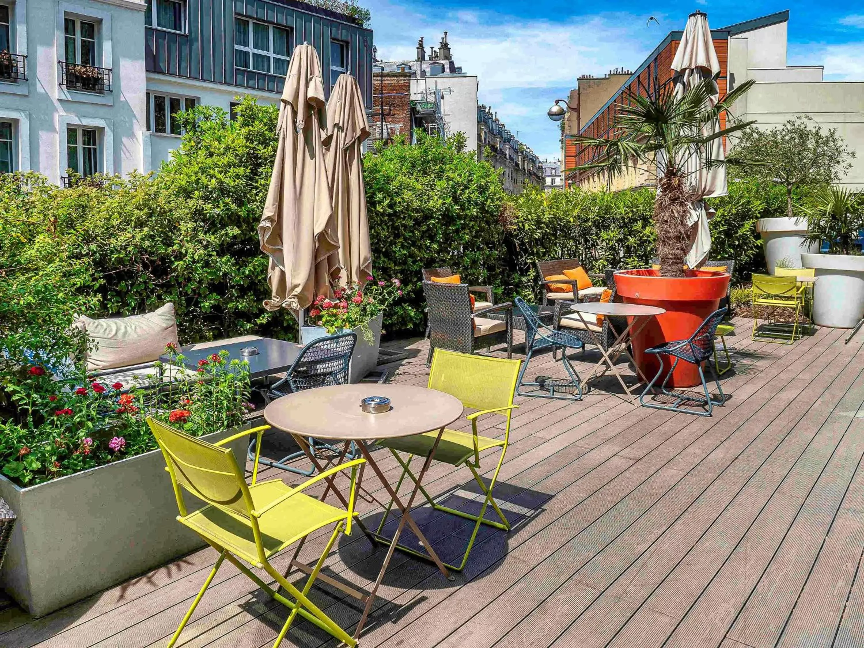 Lounge or bar, Patio/Outdoor Area in Mercure Paris Montmartre Sacré Coeur