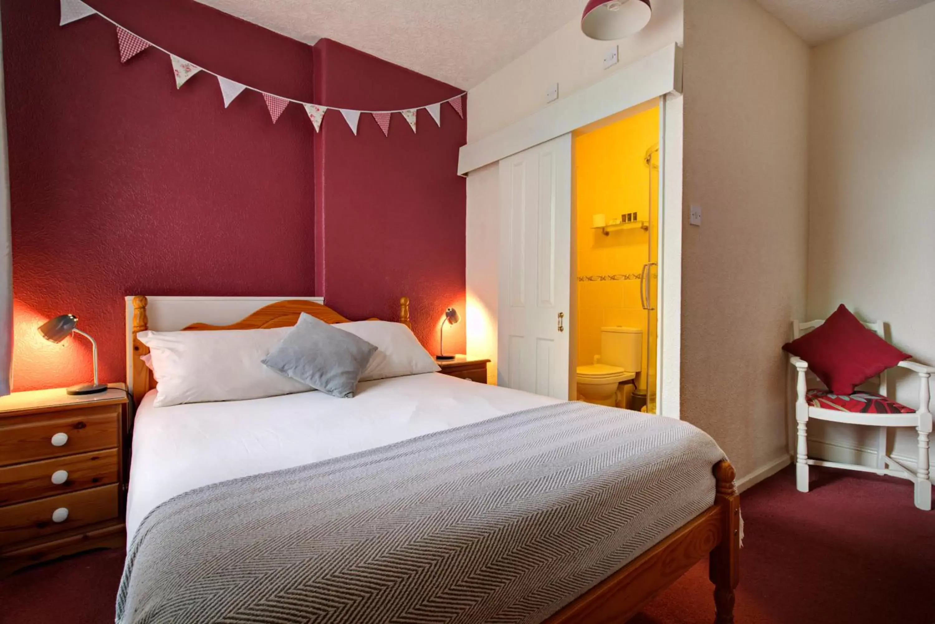 Bedroom, Bed in Lancaster Townhouse