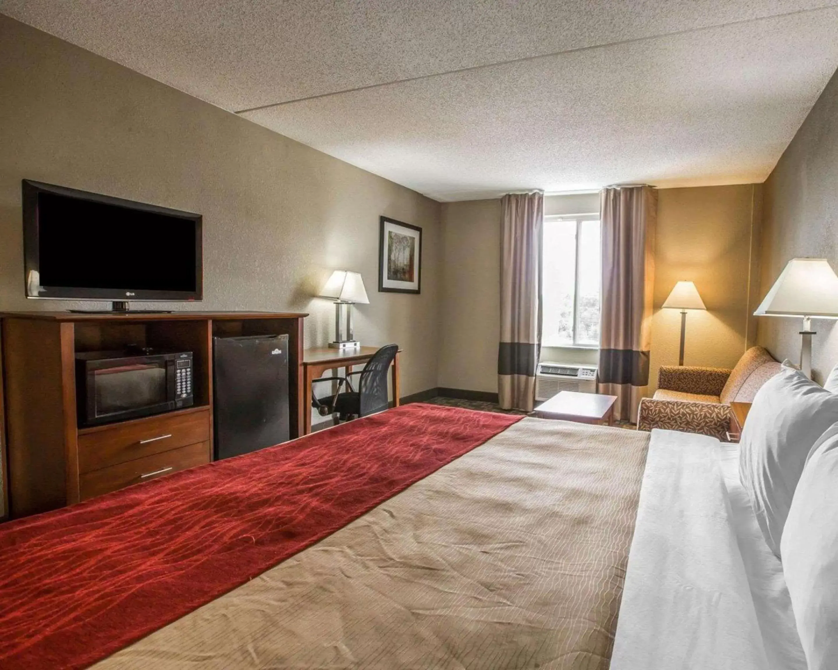 Photo of the whole room, Bed in Comfort Inn Thomasville I-85