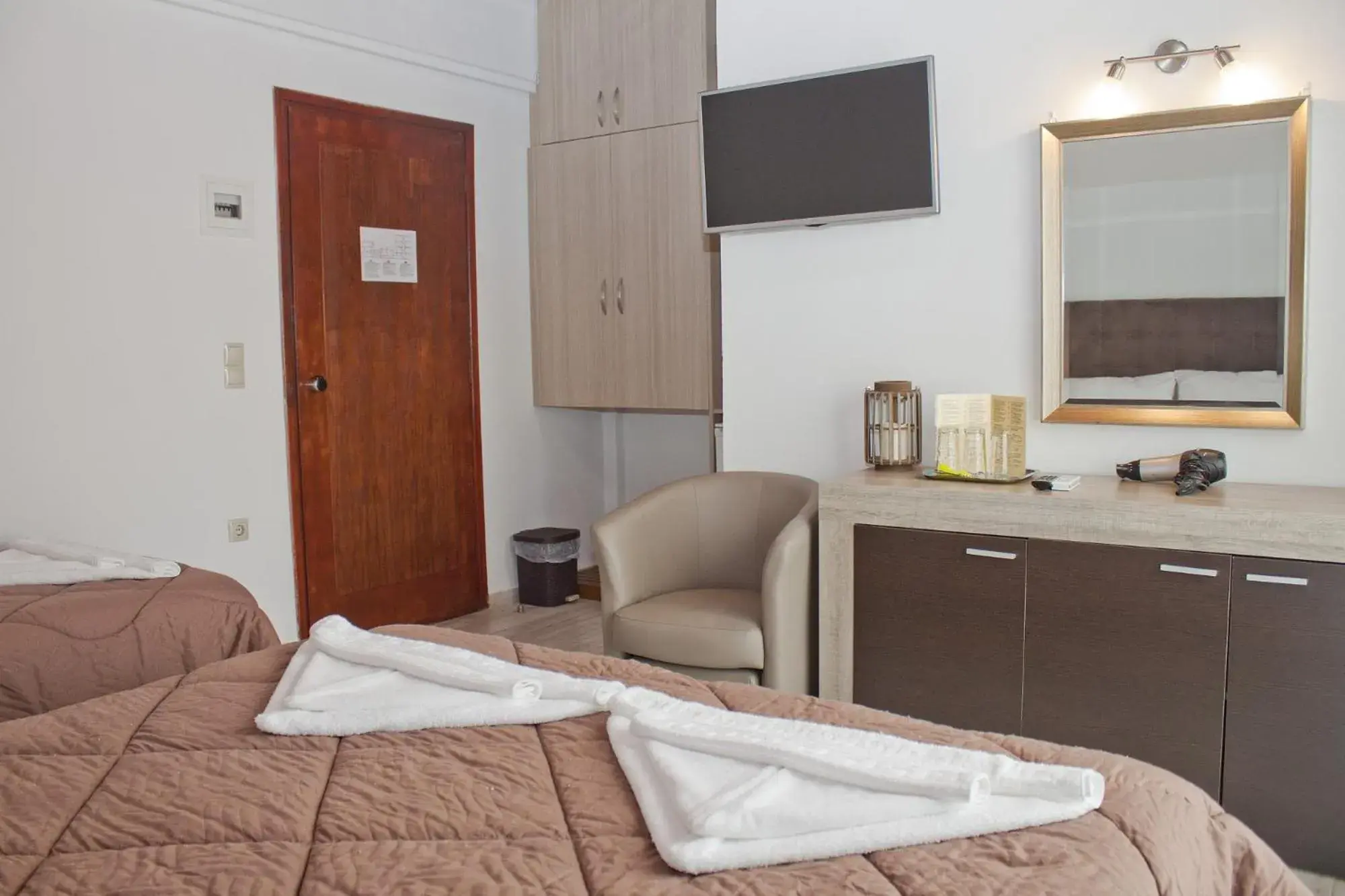 Bedroom, Bed in Danaos Hotel