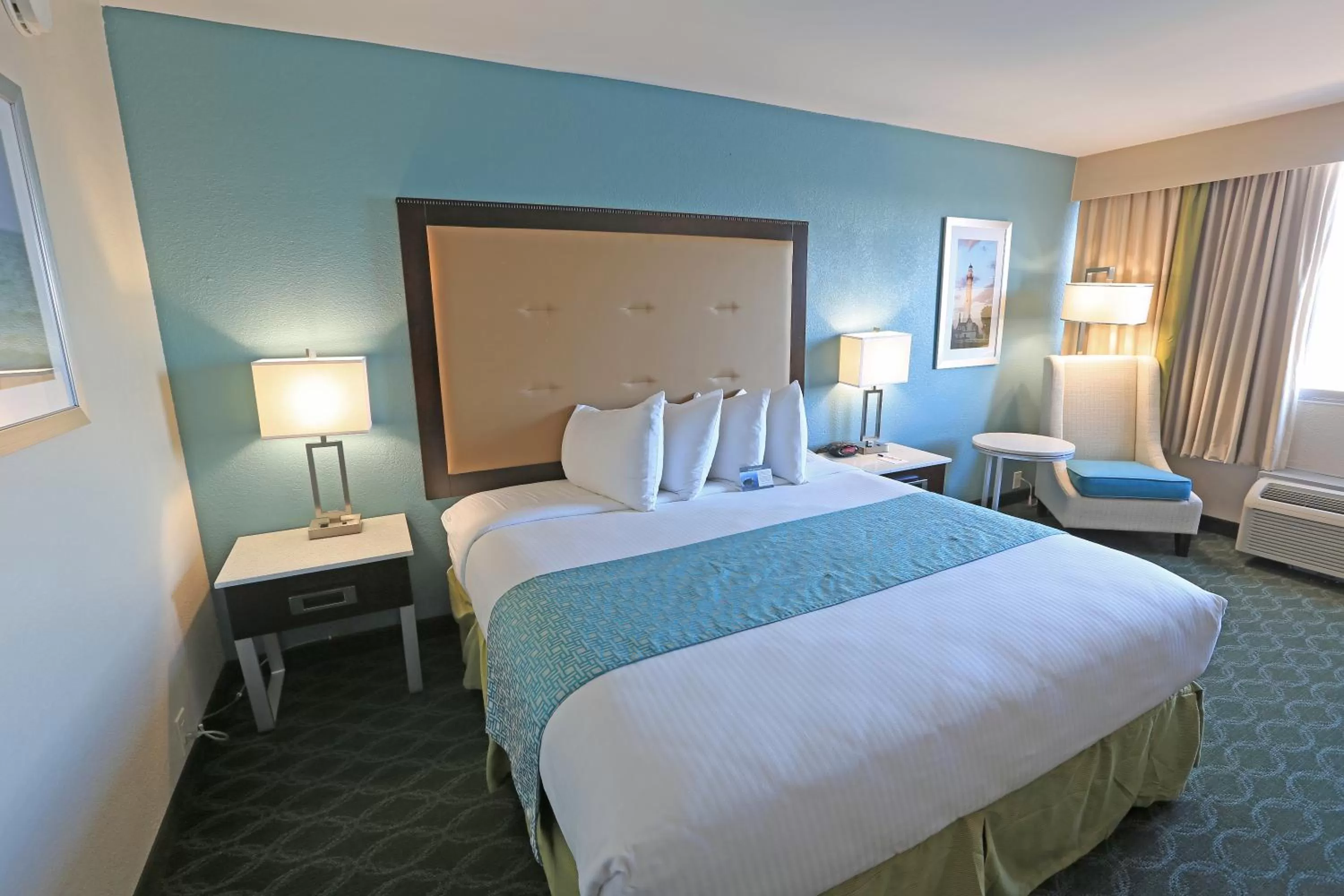 Bedroom, Bed in Wyndham Garden Kenosha Harborside