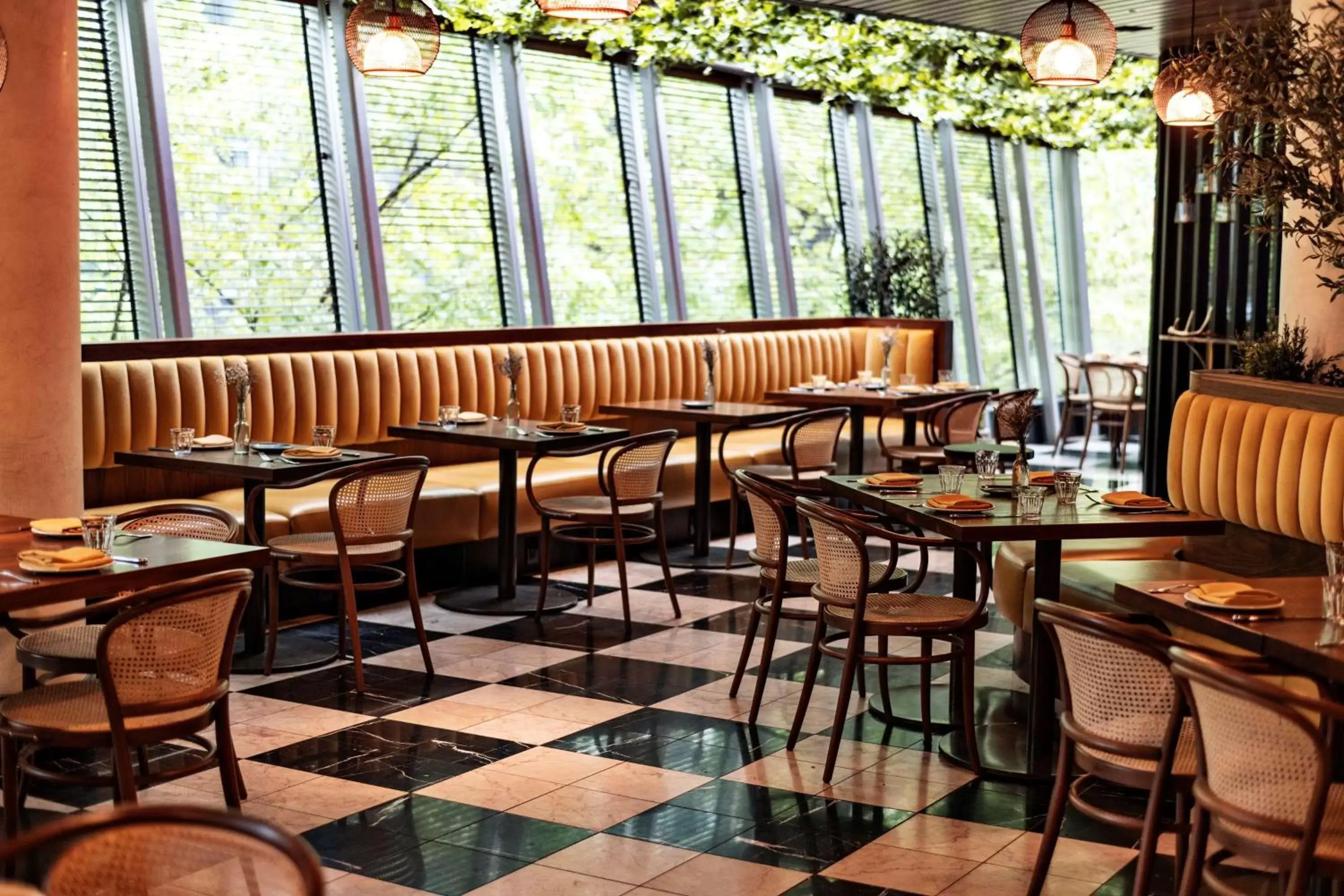 Restaurant/places to eat in Shangri-La Vancouver Restaurant/places to eat in Shangri-La Vancouver