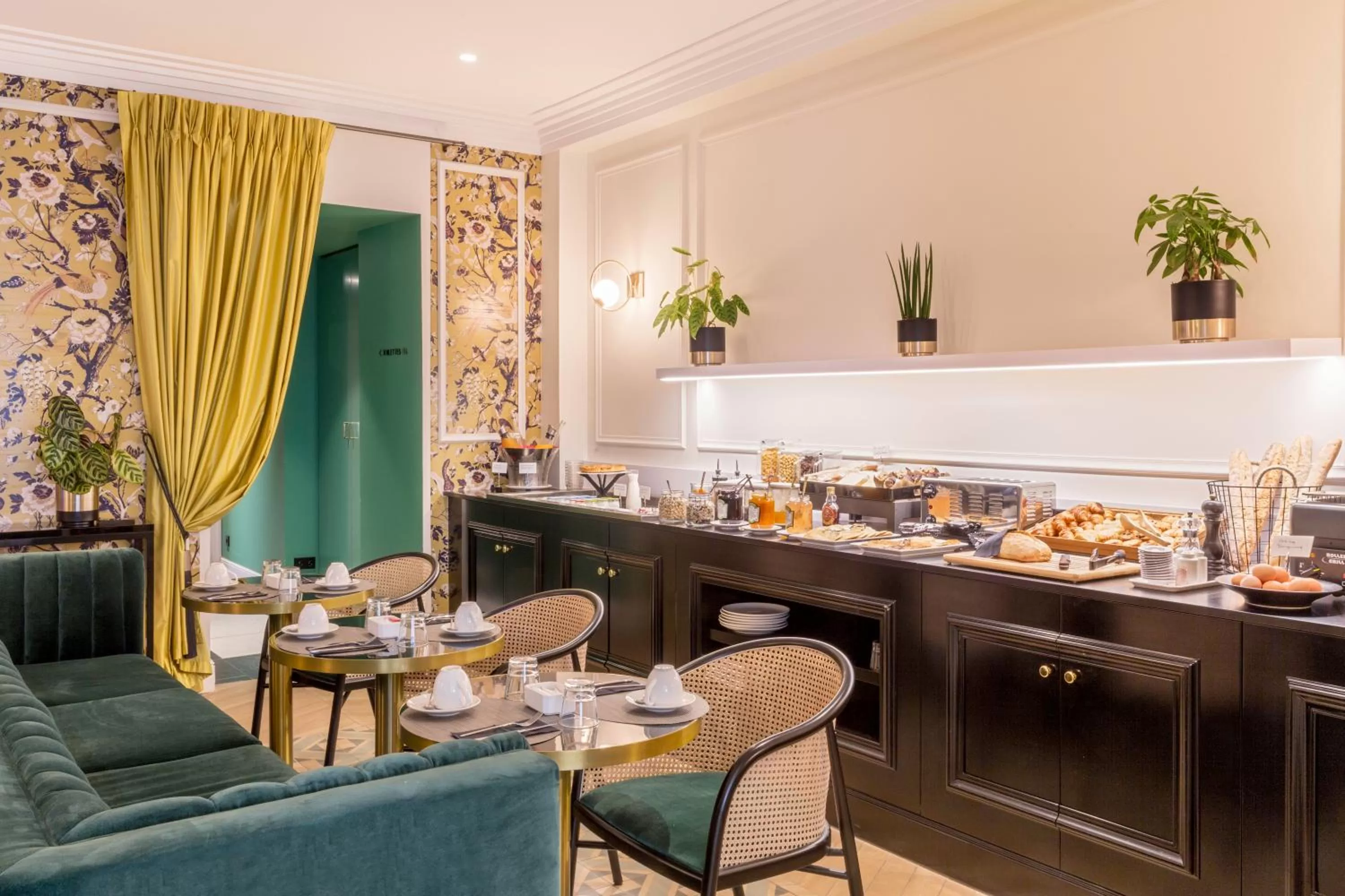 Restaurant/places to eat in Best Western Premier Hotel Roosevelt