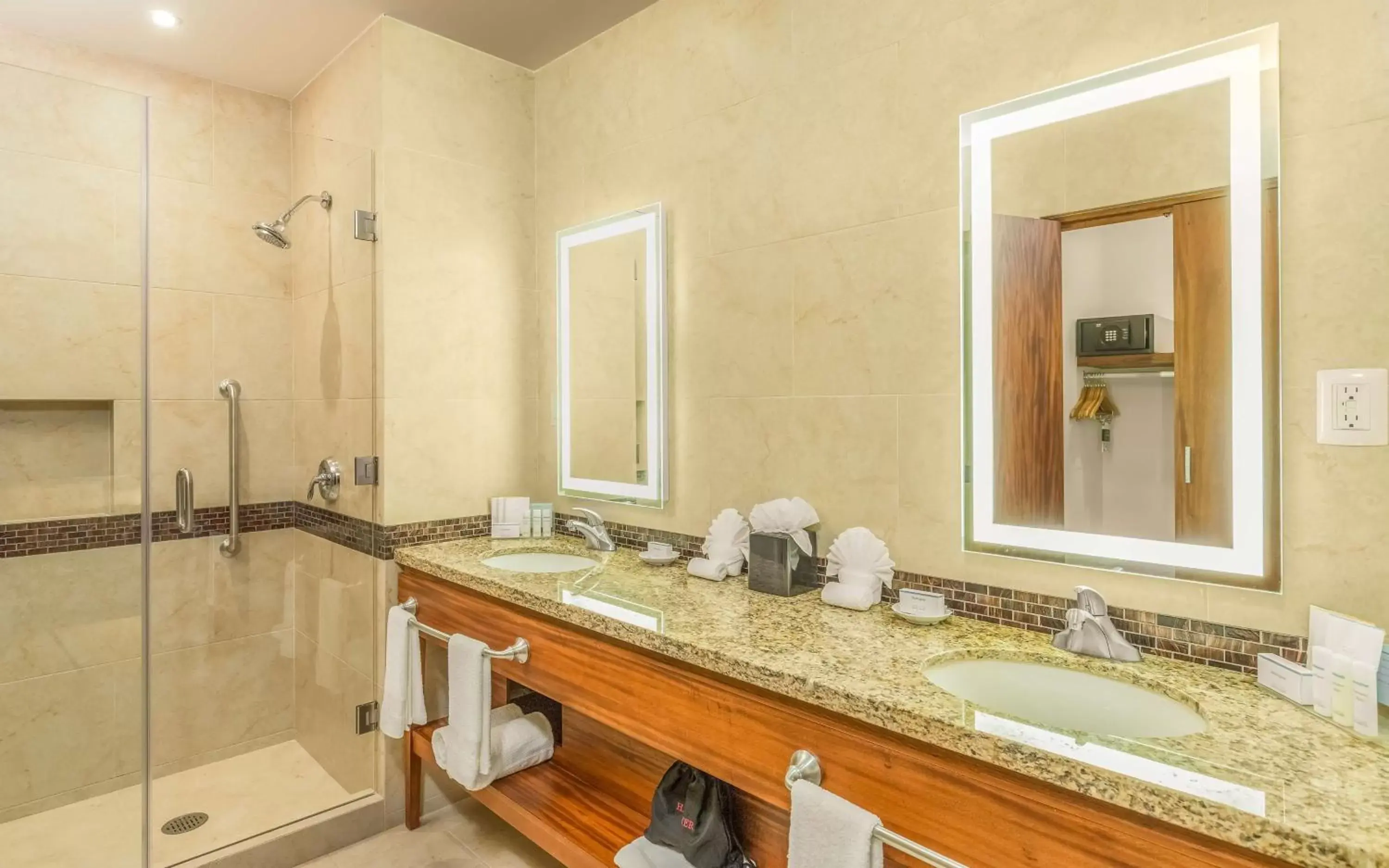 Bathroom in Hampton Inn & Suites by Hilton Los Cabos