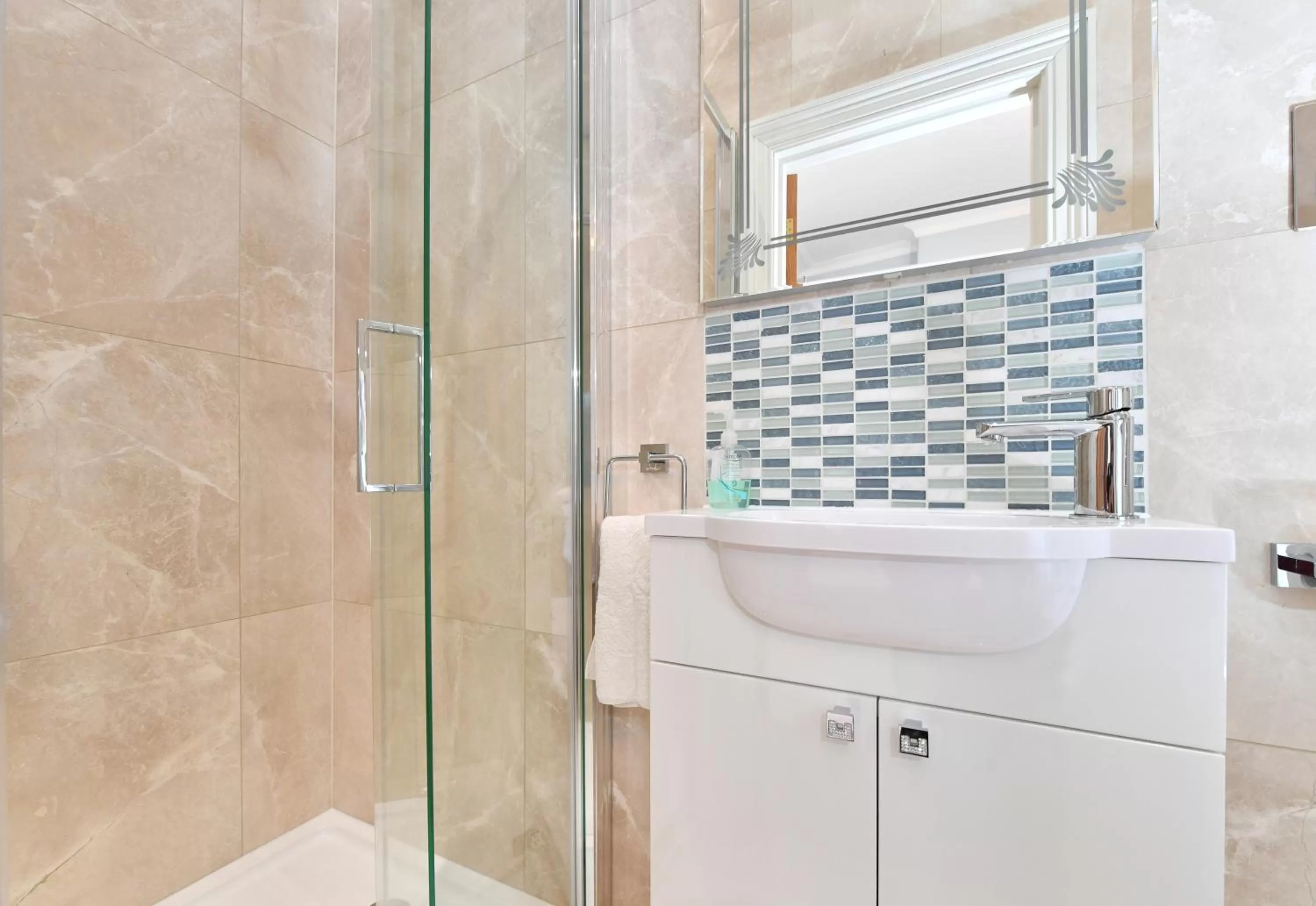 Bathroom in Heritage Bed and Breakfast