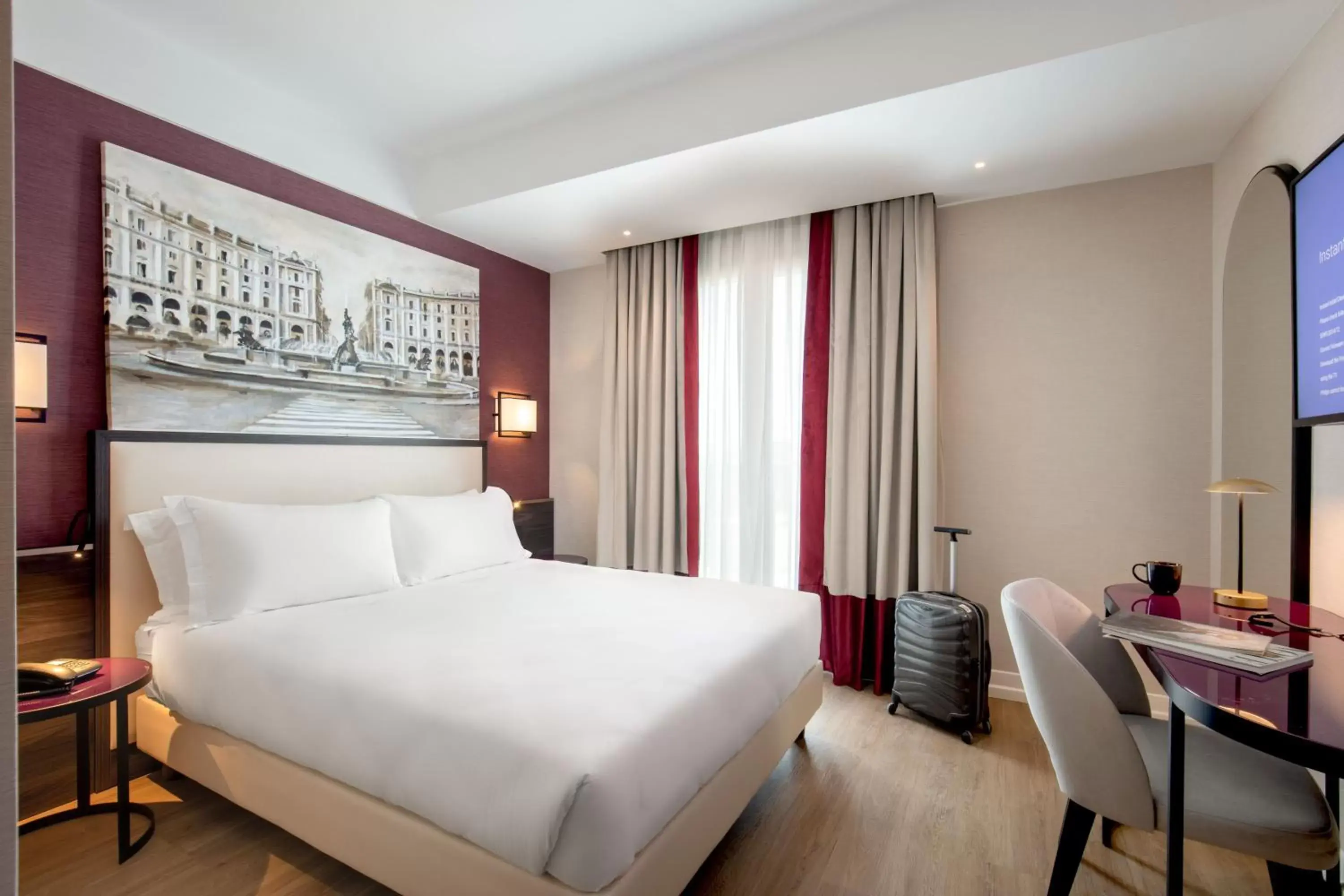 Photo of the whole room, Bed in Hotel St Martin by OMNIA hotels