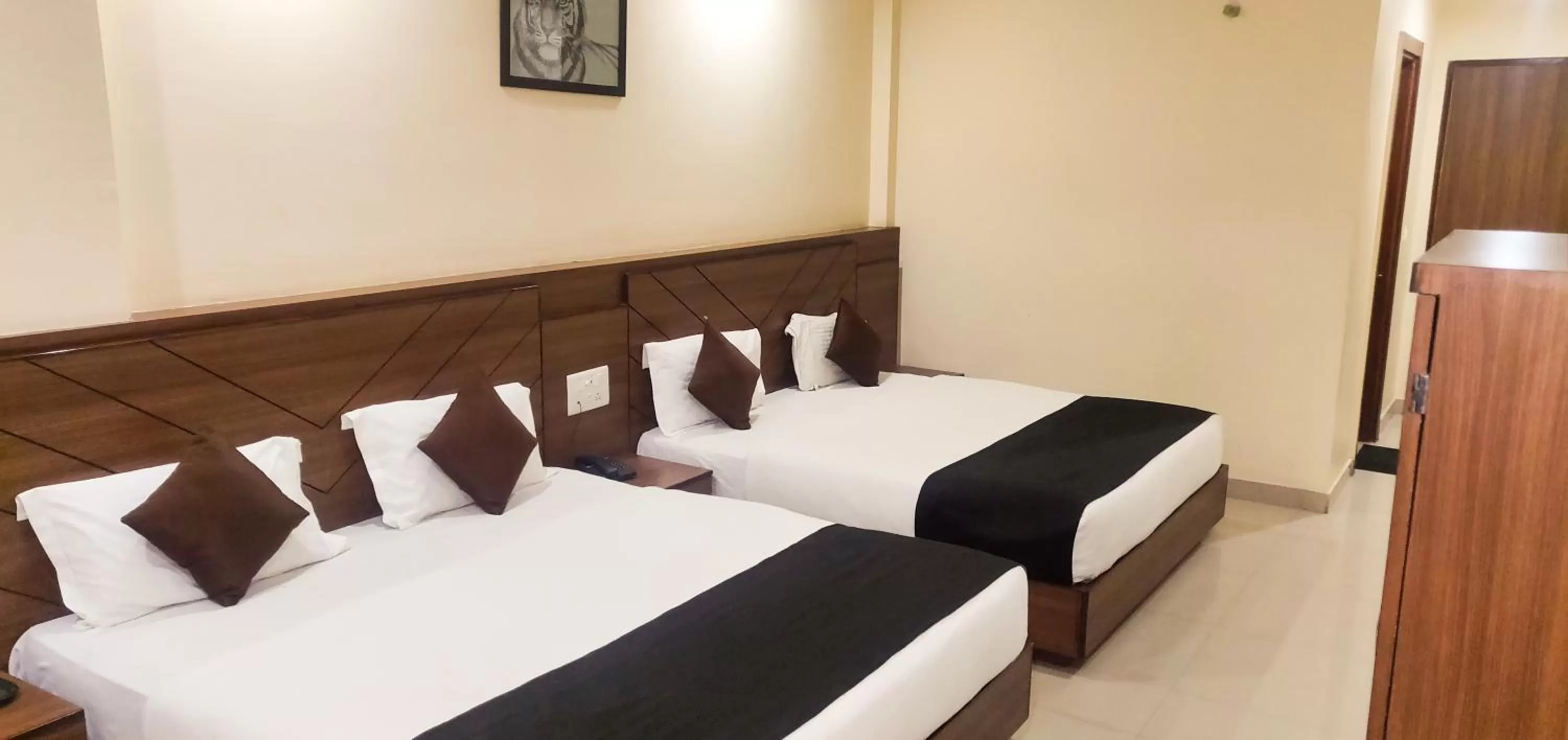 Photo of the whole room, Bed in Hotel The Vaishno Devi Hills