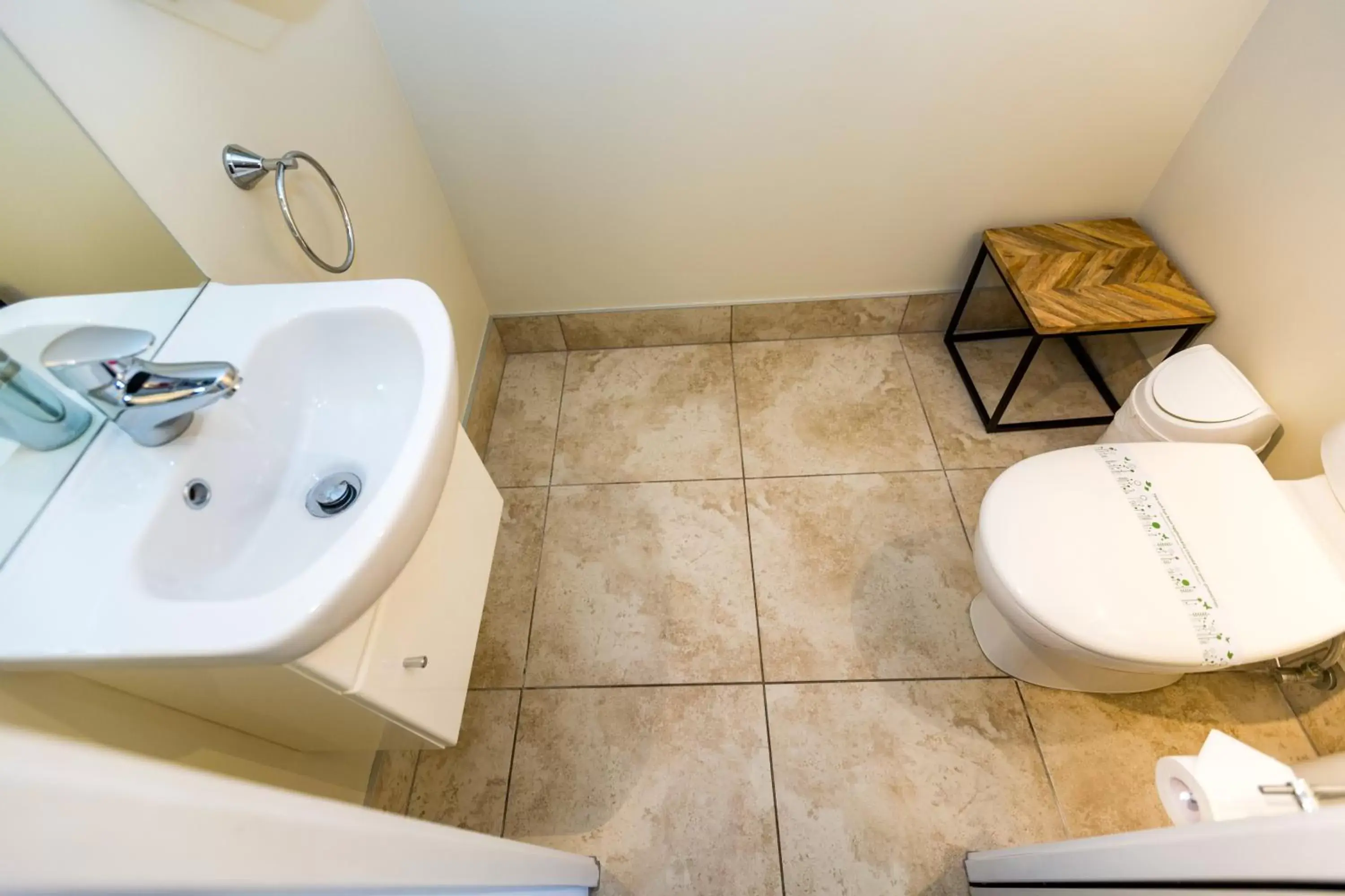 Bathroom in Le Chalet Suisse Motel Taupo